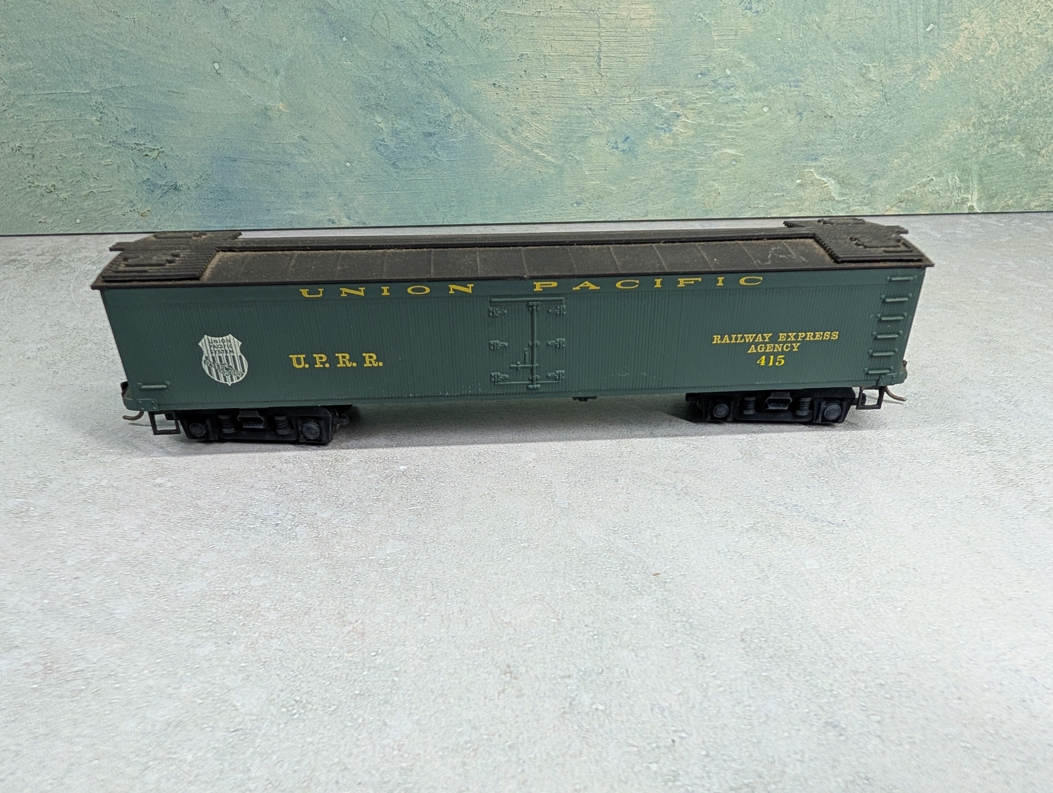 USED Roundhouse HO Scale 50' Express Reefer Union Pacific UPRR #415