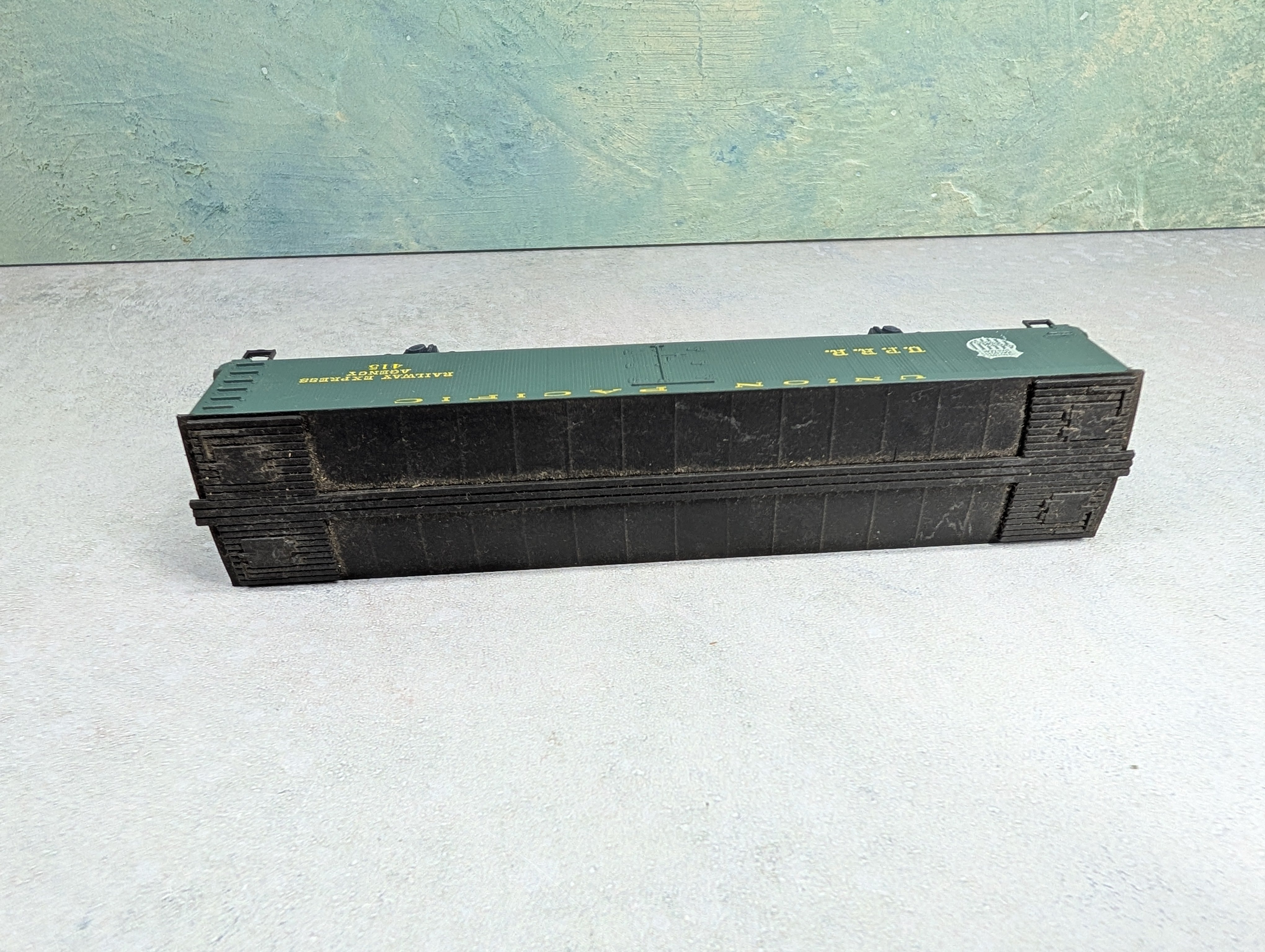 USED Roundhouse HO Scale 50' Express Reefer Union Pacific UPRR #415