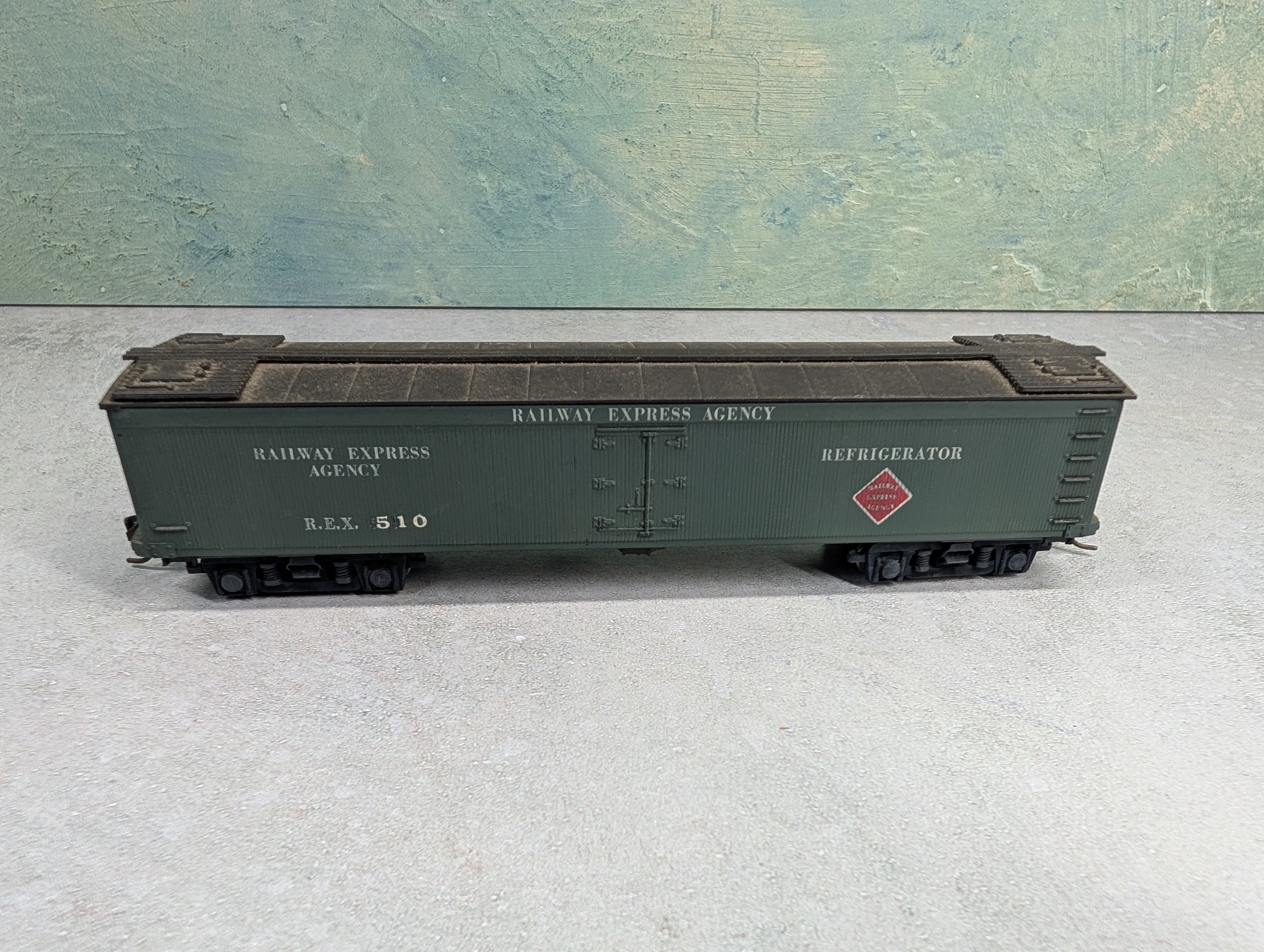 USED Roundhouse HO Scale 50' Express Reefer Railway Express Agency REX #510