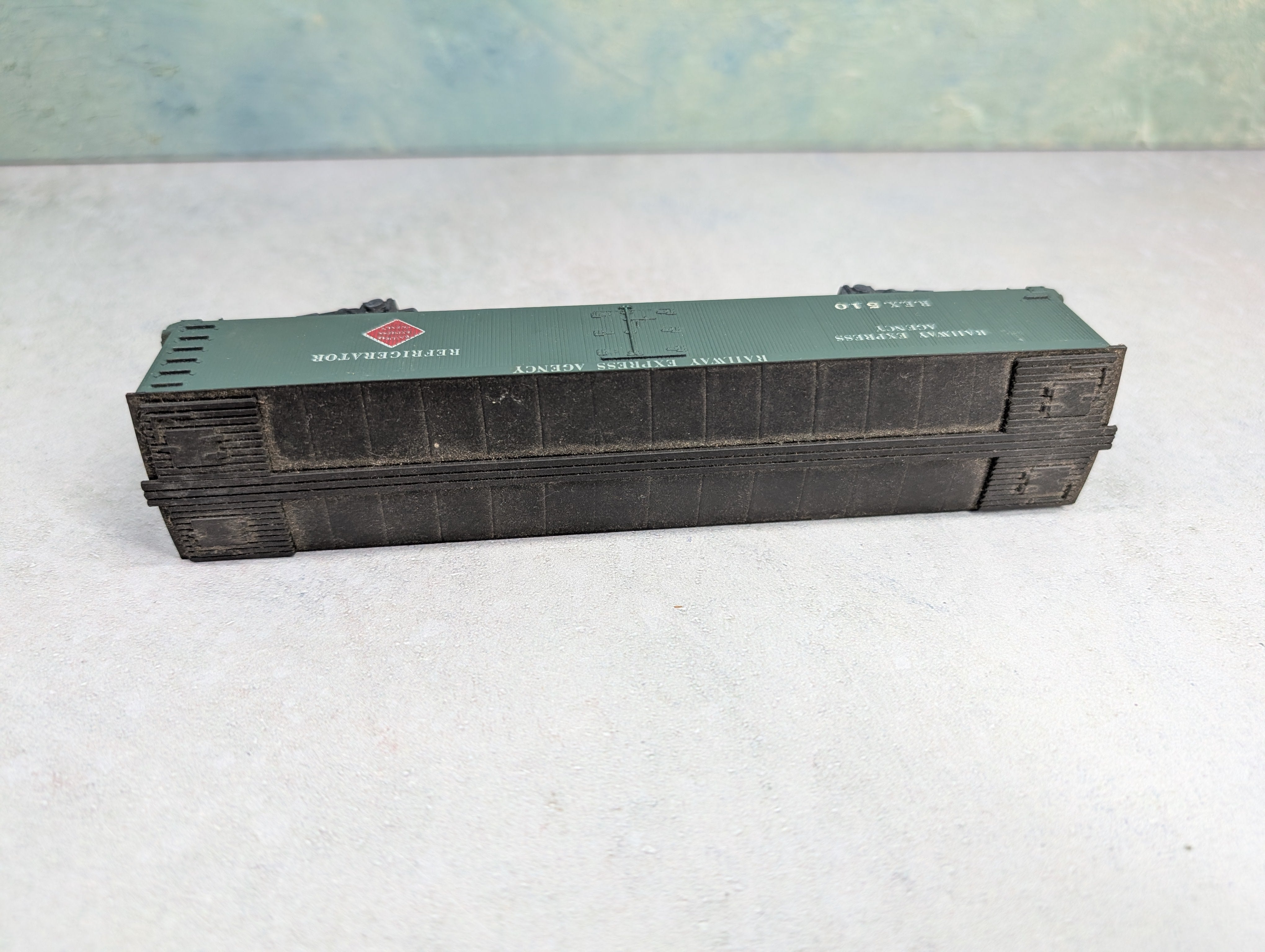 USED Roundhouse HO Scale 50' Express Reefer Railway Express Agency REX #510