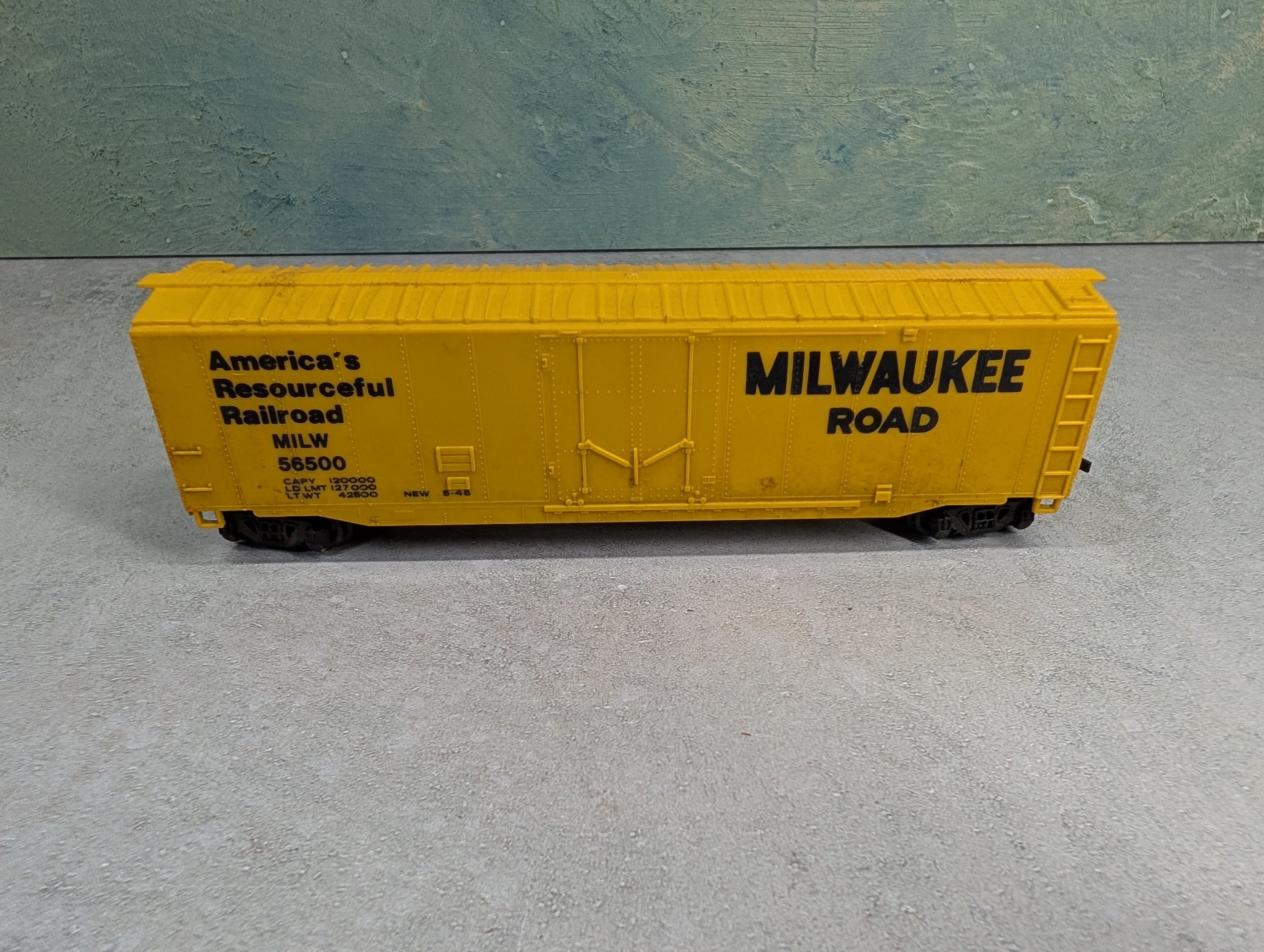 USED Bachmann HO Scale 50' Box Car Milwaukee Road MILW #56500
