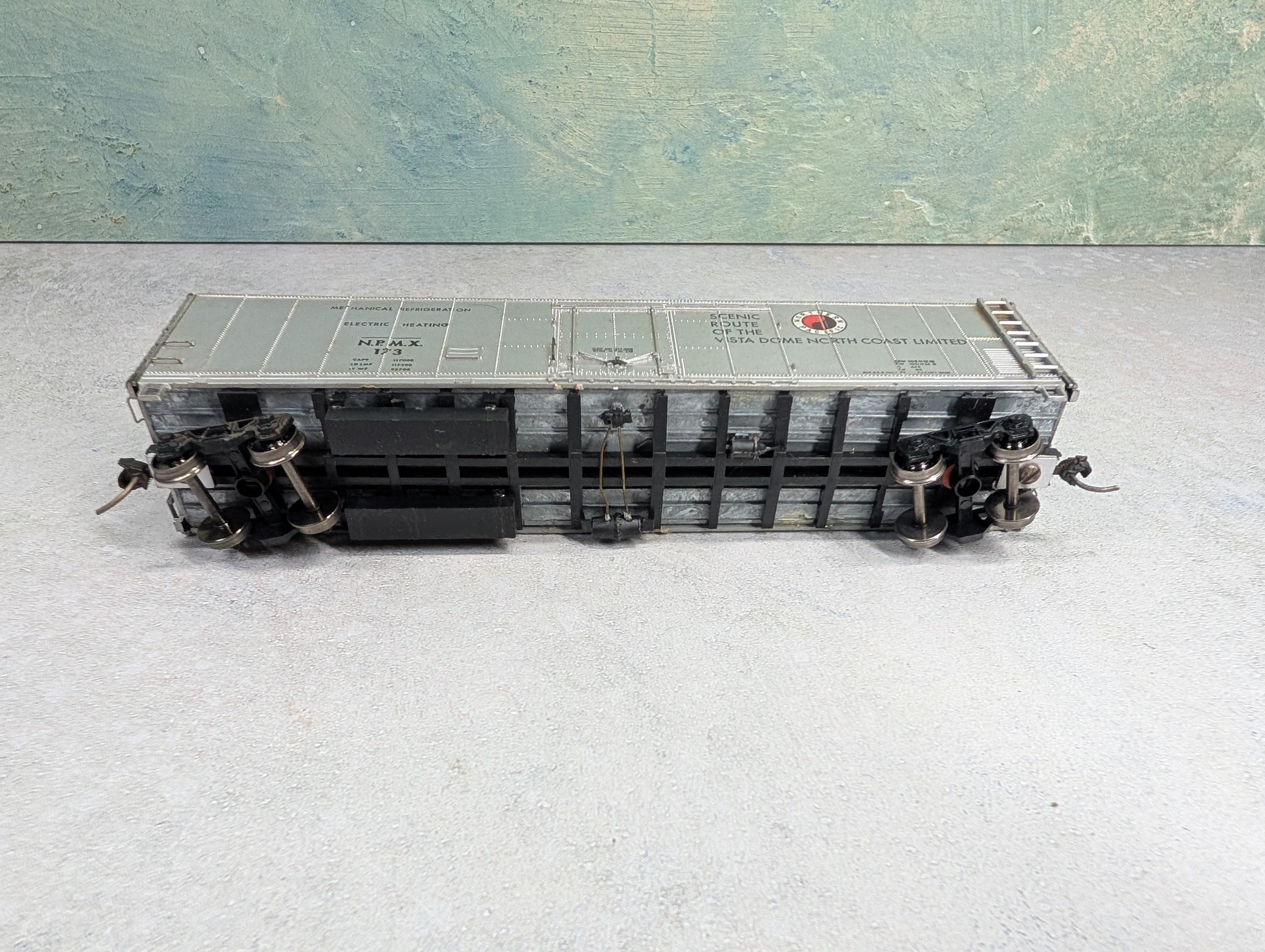 USED HO Scale 50' Box Car Northern Pacific NPMX #173