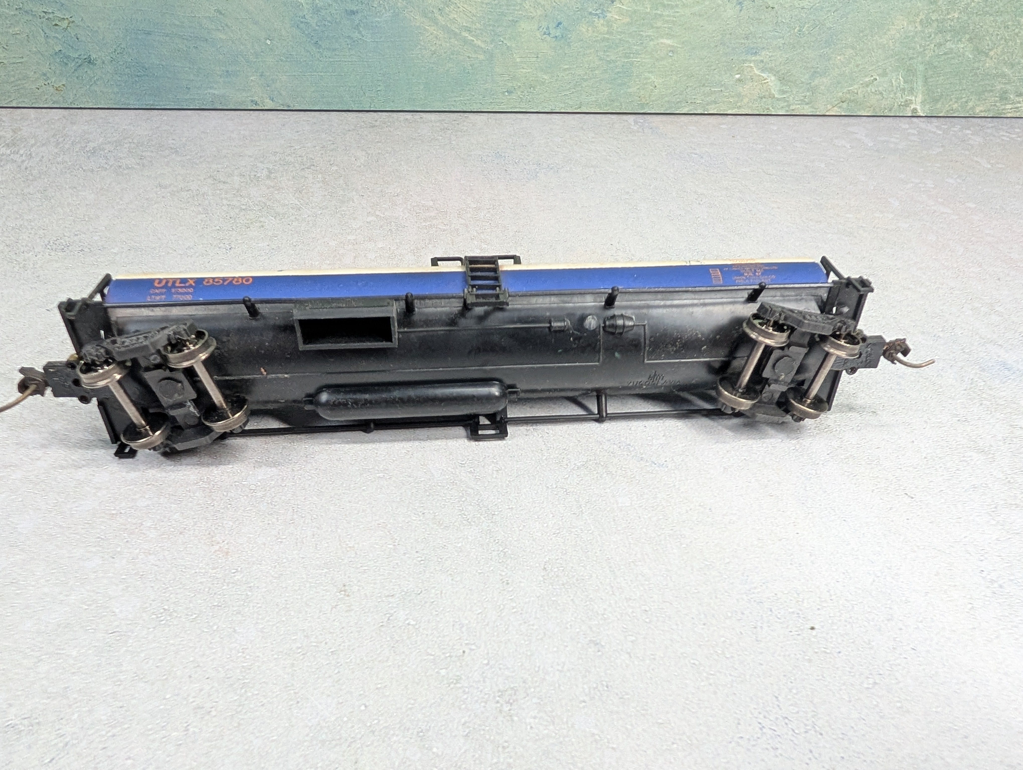 USED AHM HO Scale 50' Single Dome Tank Car Jack Frost UTLX #85780