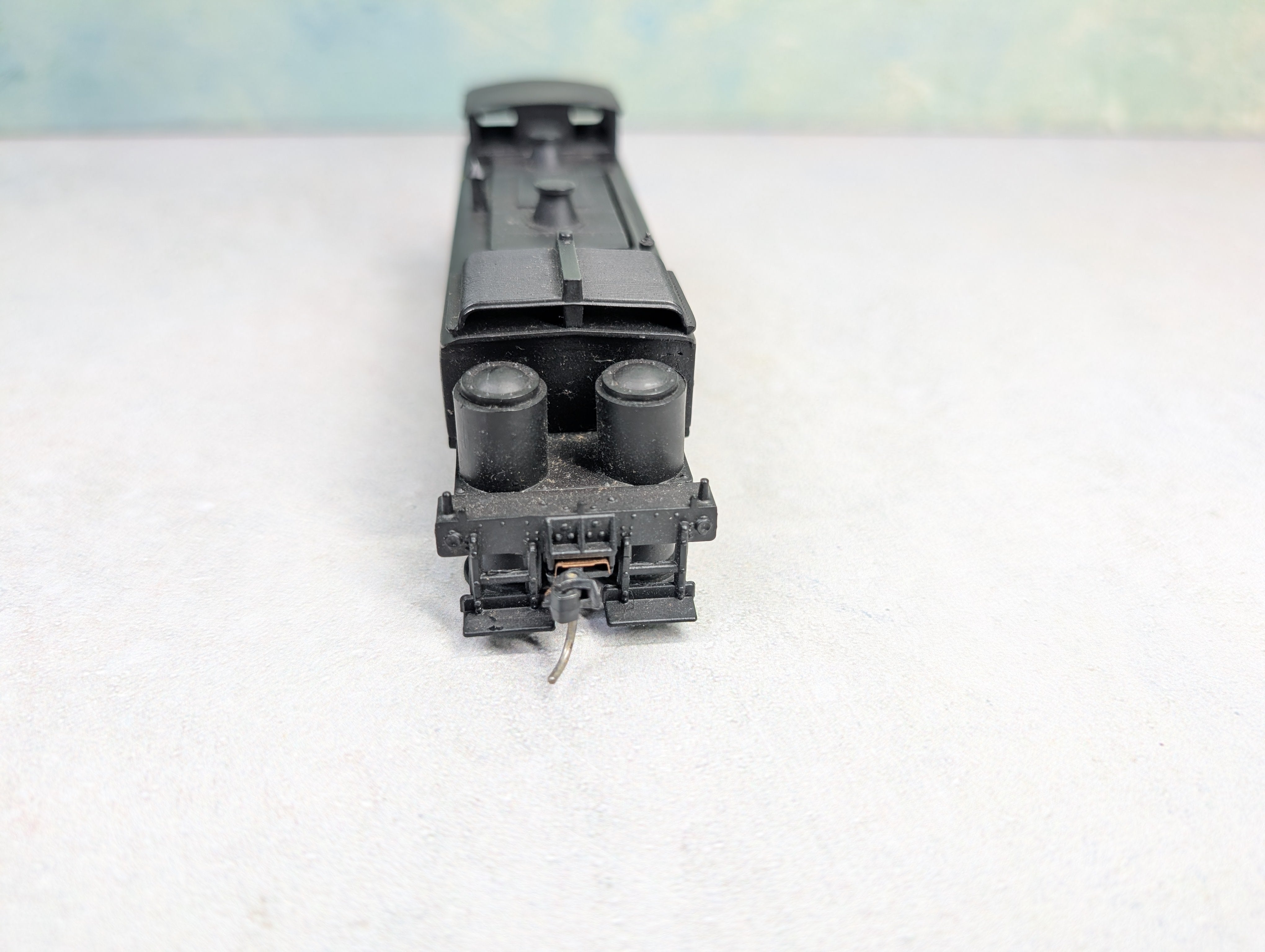USED Roundhouse 2796 HO Scale Non-Powered Track Cleaner Erie #28