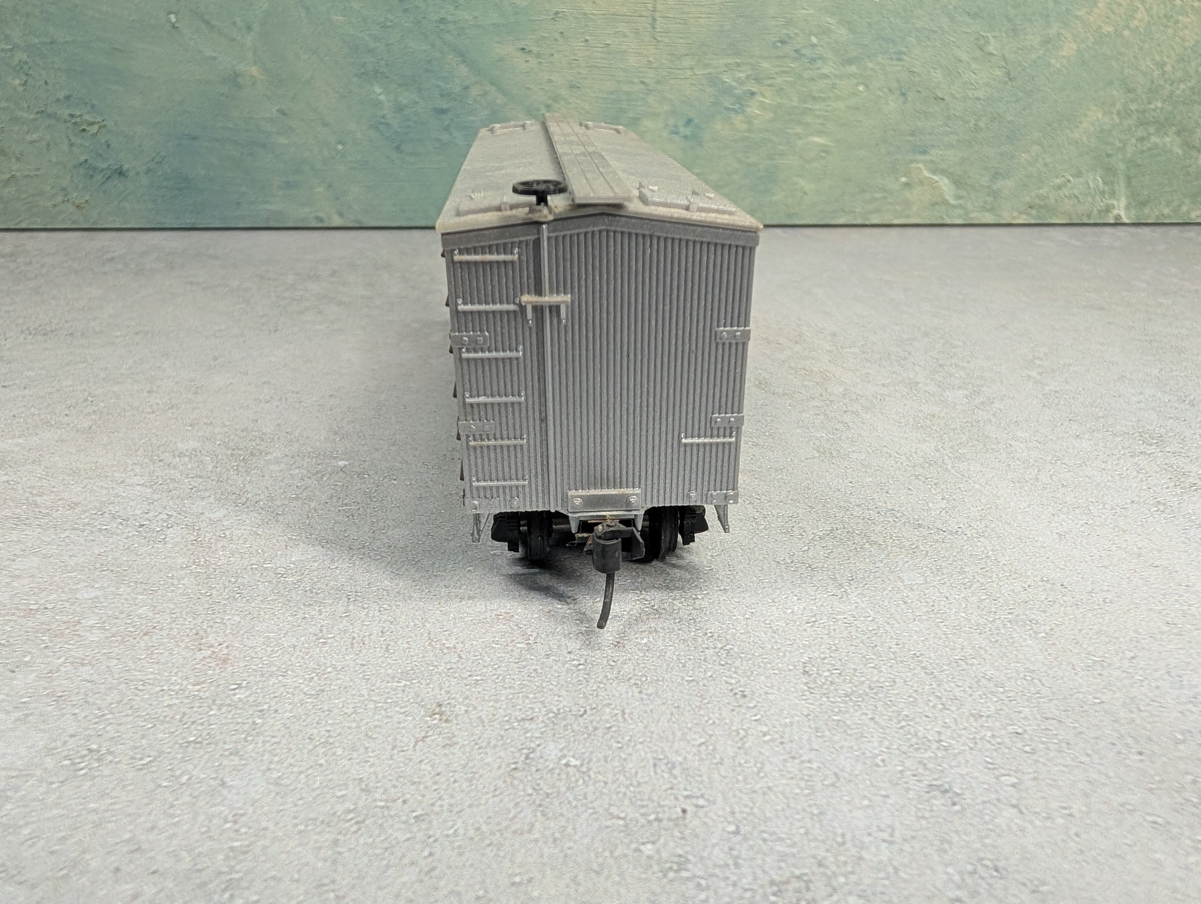 USED Roundhouse 3082 HO Scale 36' Old Time Reefer Box Car Hershey's HERX #732