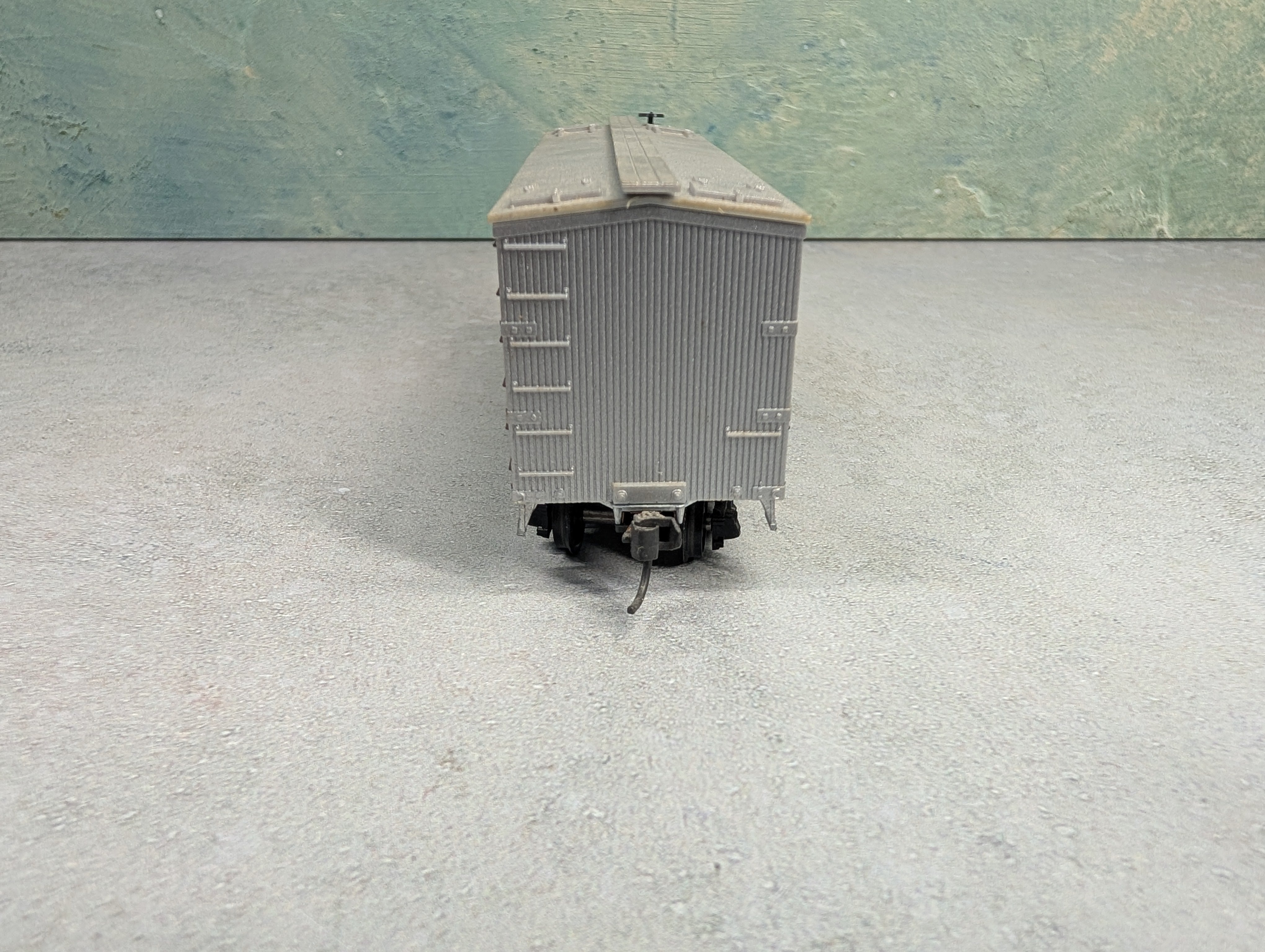 USED Roundhouse 3082 HO Scale 36' Old Time Reefer Box Car Hershey's HERX #732