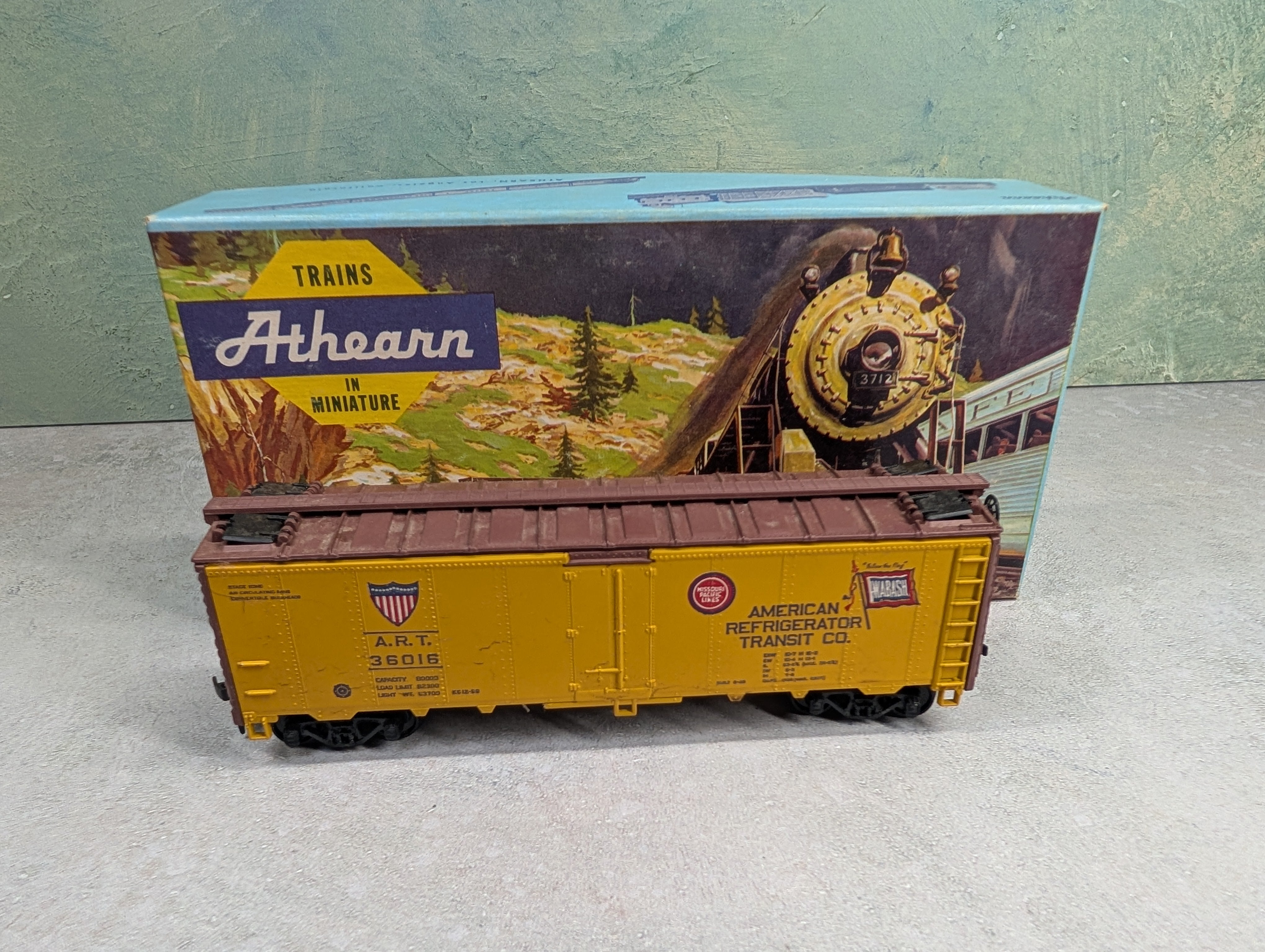 USED Athearn 5029 HO Scale 40' Reefer Box Car American Refrigerator Transit ART #36016