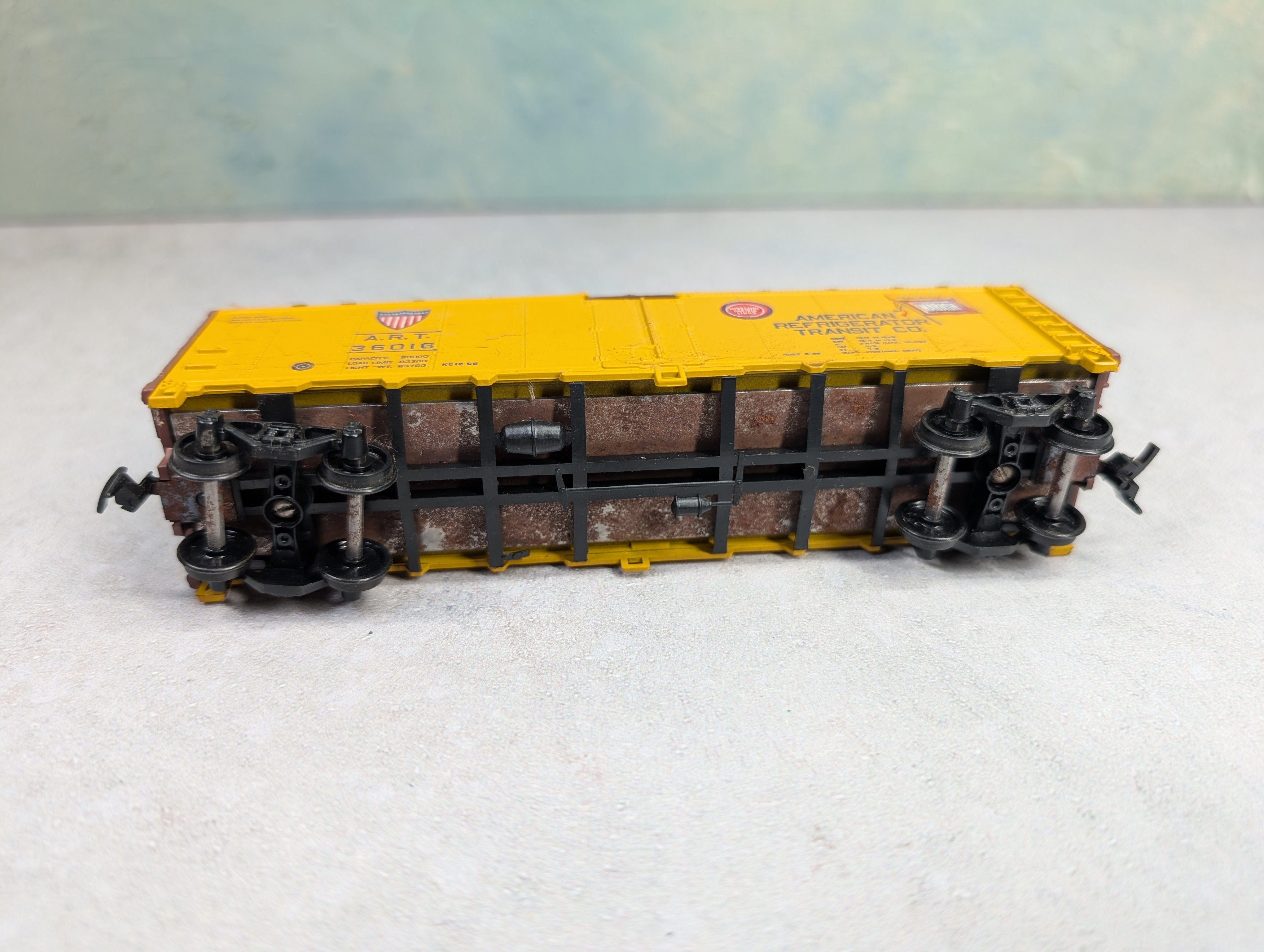 USED Athearn 5029 HO Scale 40' Reefer Box Car American Refrigerator Transit ART #36016