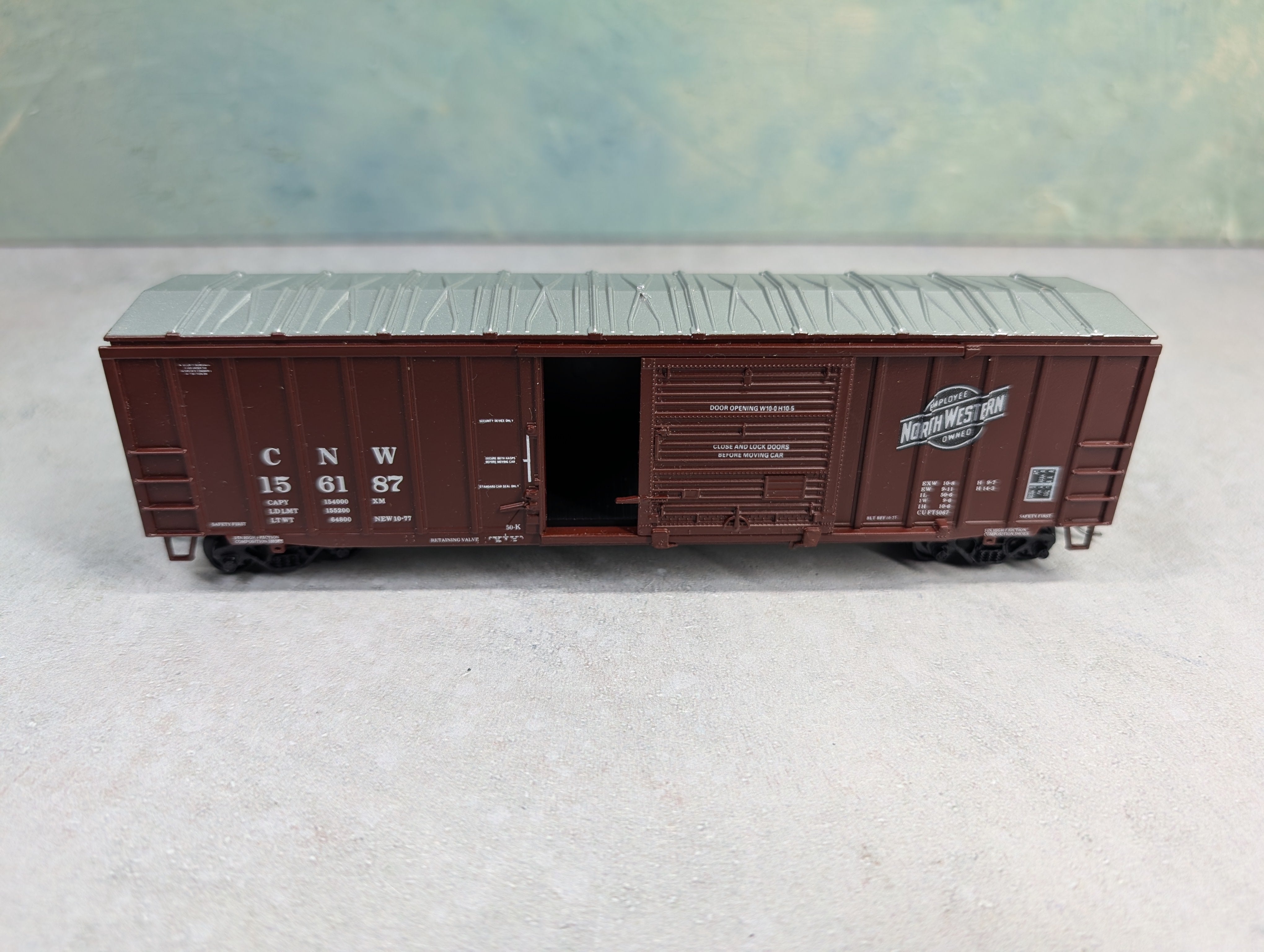 USED Athearn 214 HO Scale 50' Modern Box Car Chicago & North Western CNW #156187 Rail Runner Custom