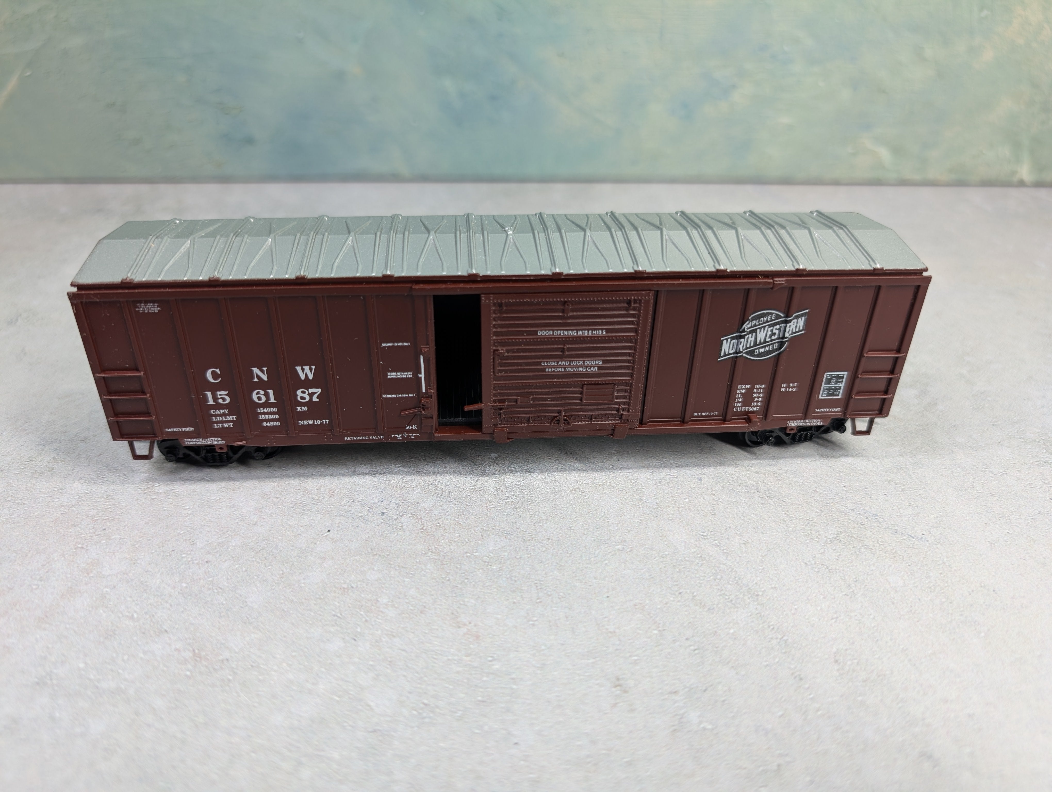 USED Athearn 214 HO Scale 50' Modern Box Car Chicago & North Western CNW #156187 Rail Runner Custom