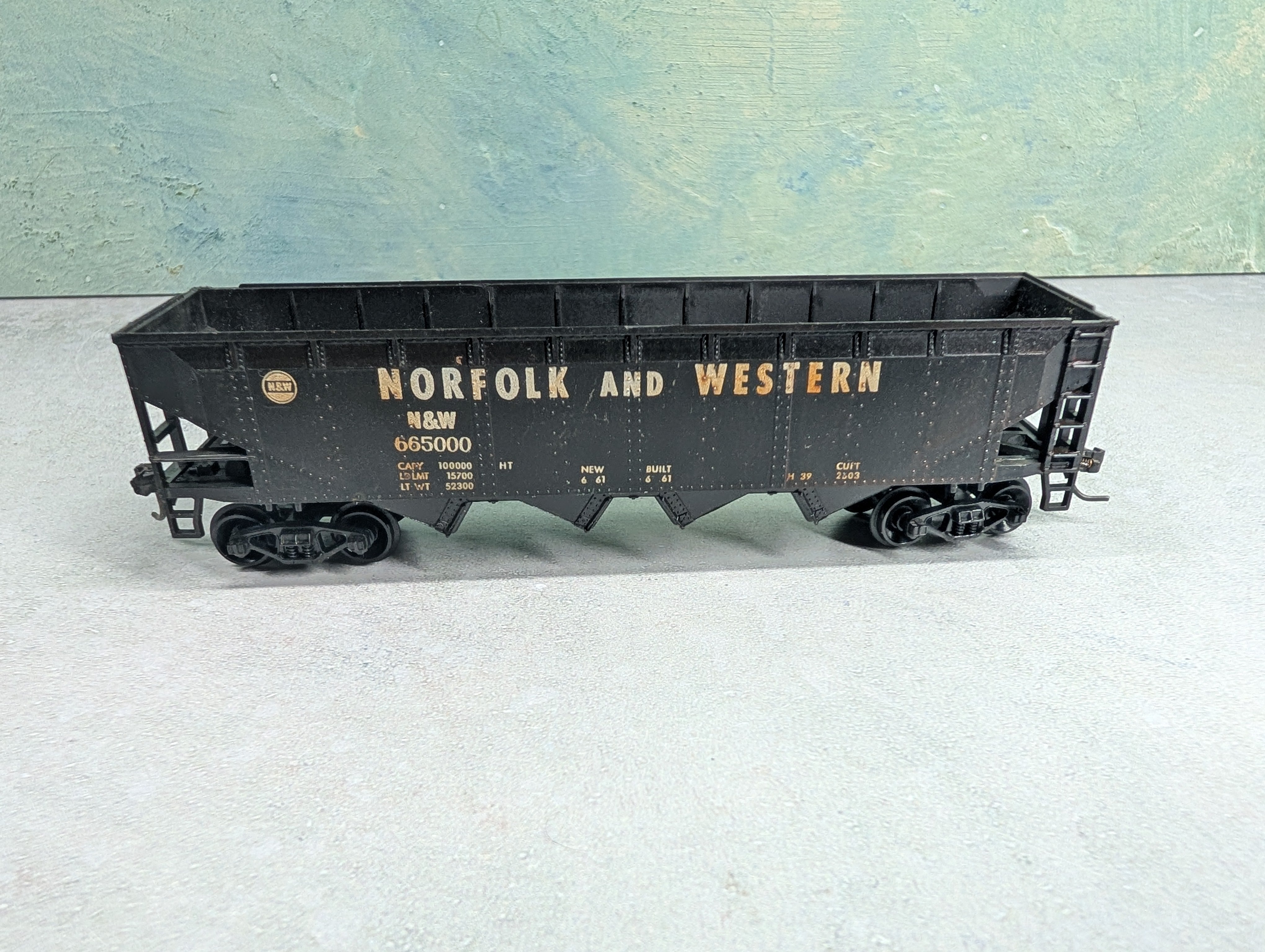 USED ROCO HO Scale Quad Hopper Norfolk & Western N&W #665000 Weathered