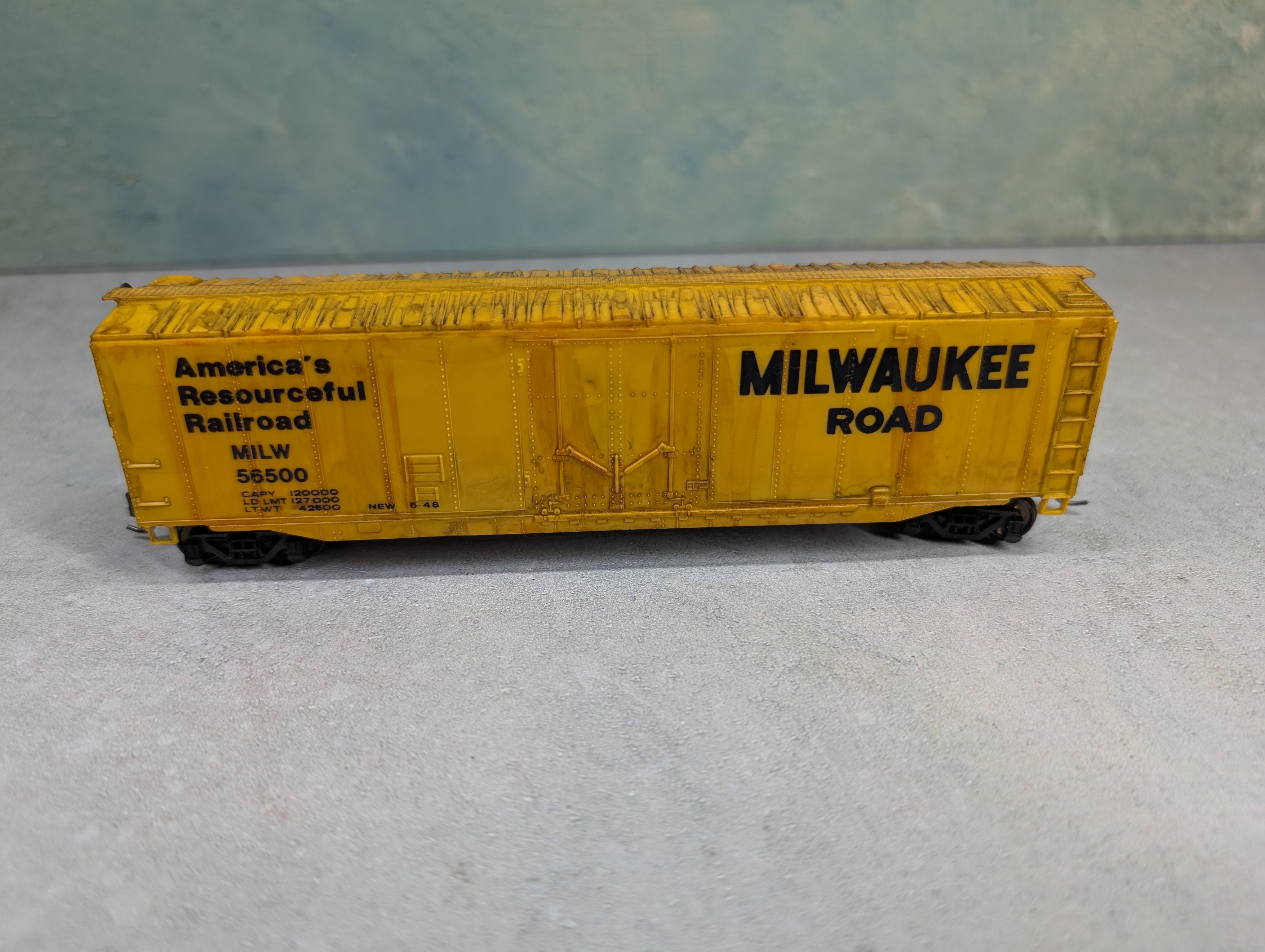 USED Bachmann HO Scale 50' Box Car Milwaukee Road MILW #56500 Weathered