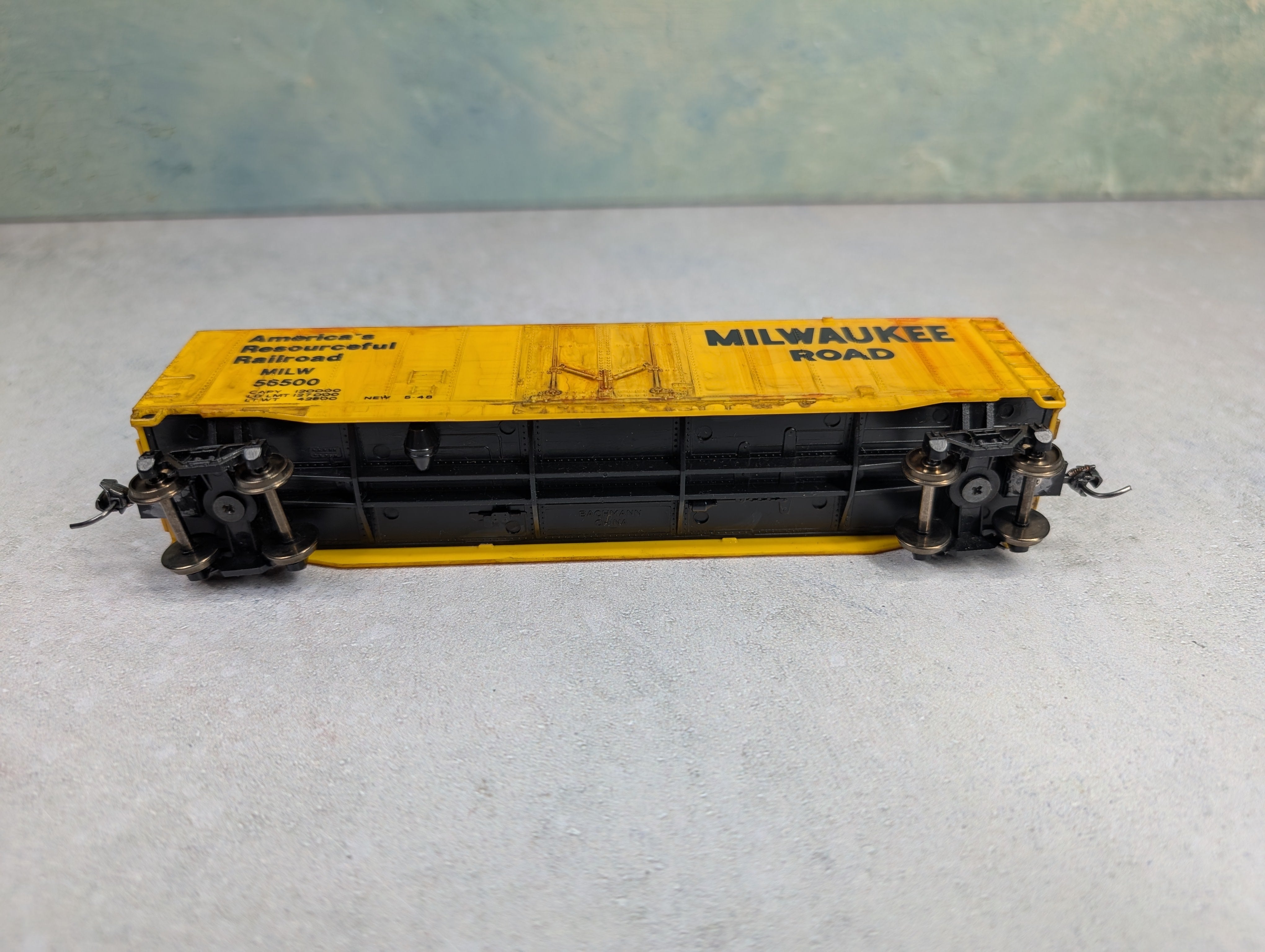 USED Bachmann HO Scale 50' Box Car Milwaukee Road MILW #56500 Weathered