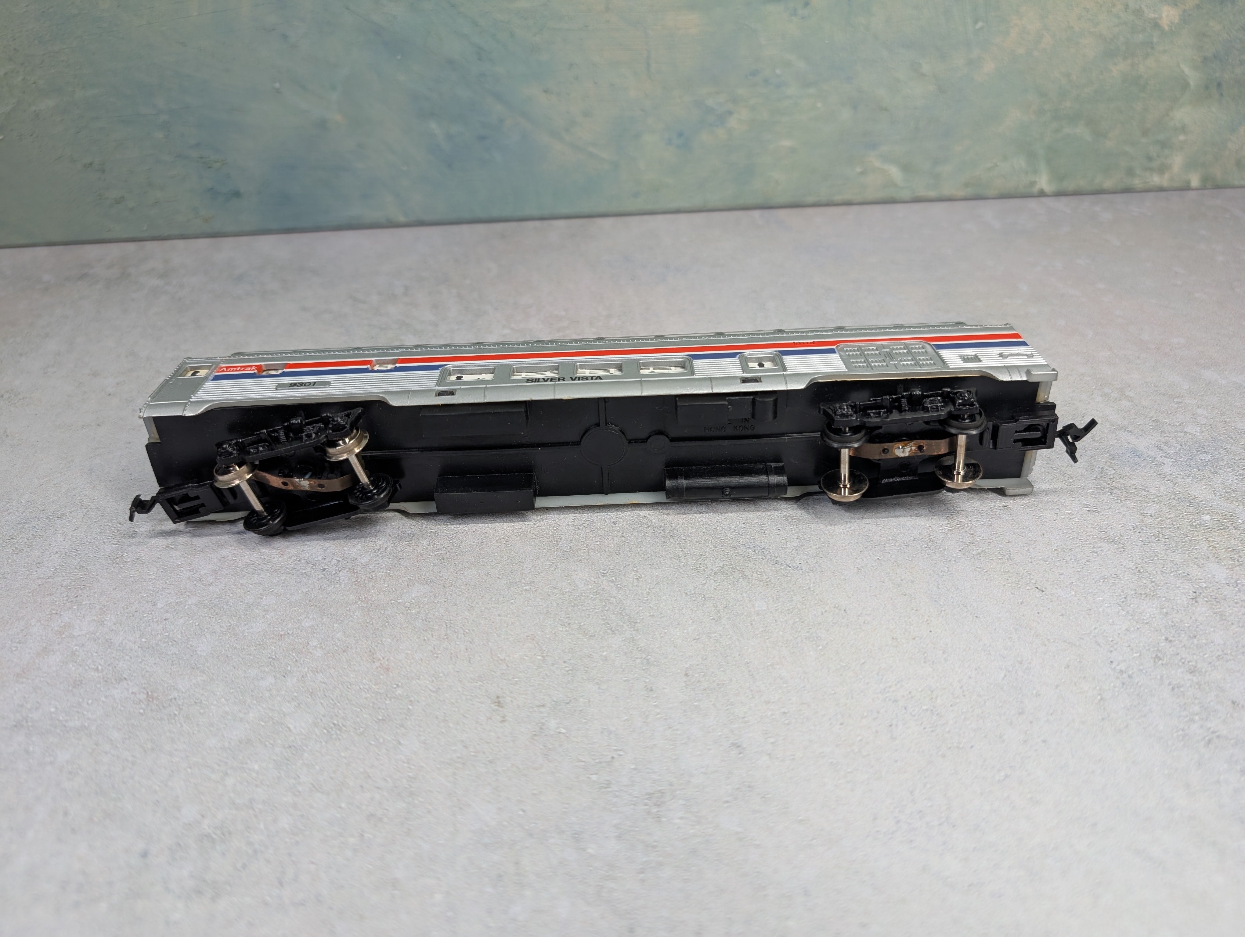 USED Life-Like 8878 HO Scale Dome Passenger Car Amtrak #9301