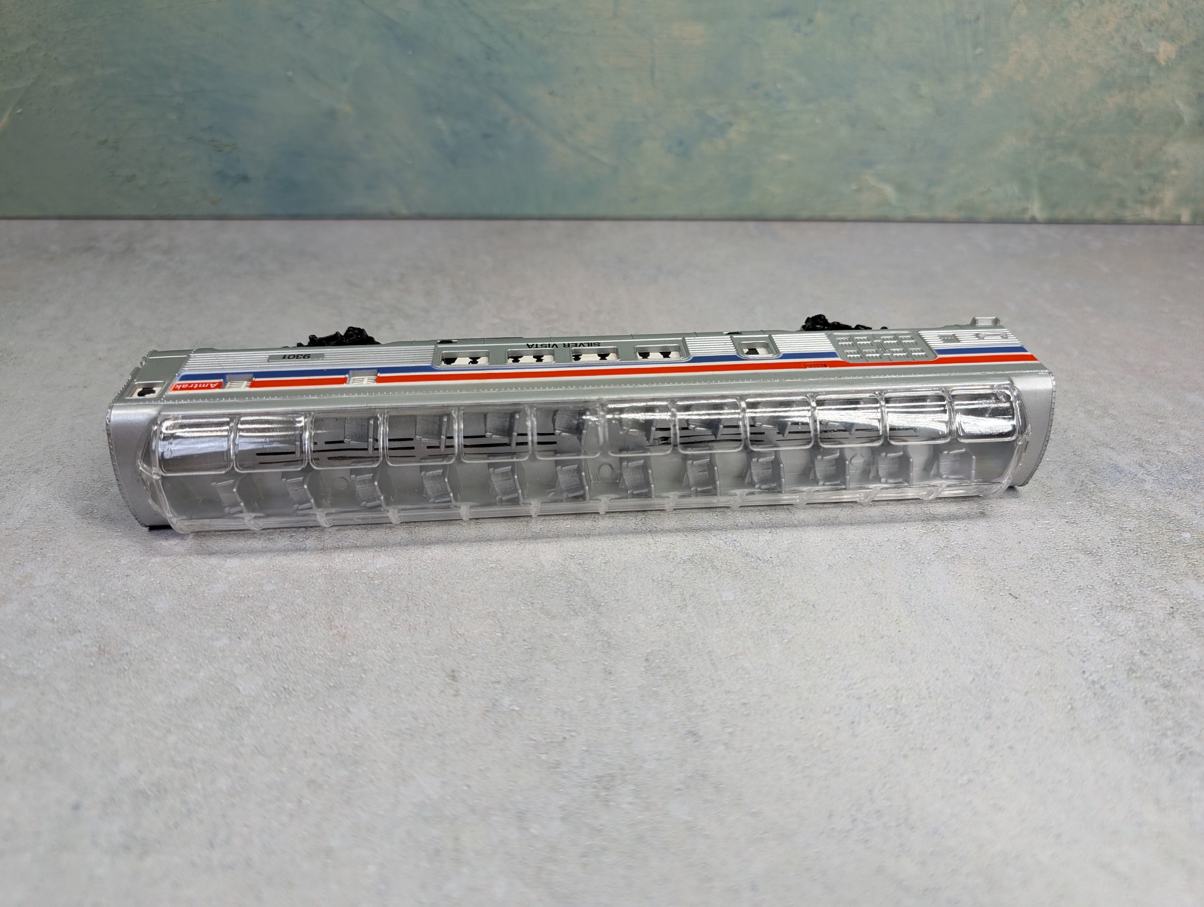 USED Life-Like 8878 HO Scale Dome Passenger Car Amtrak #9301