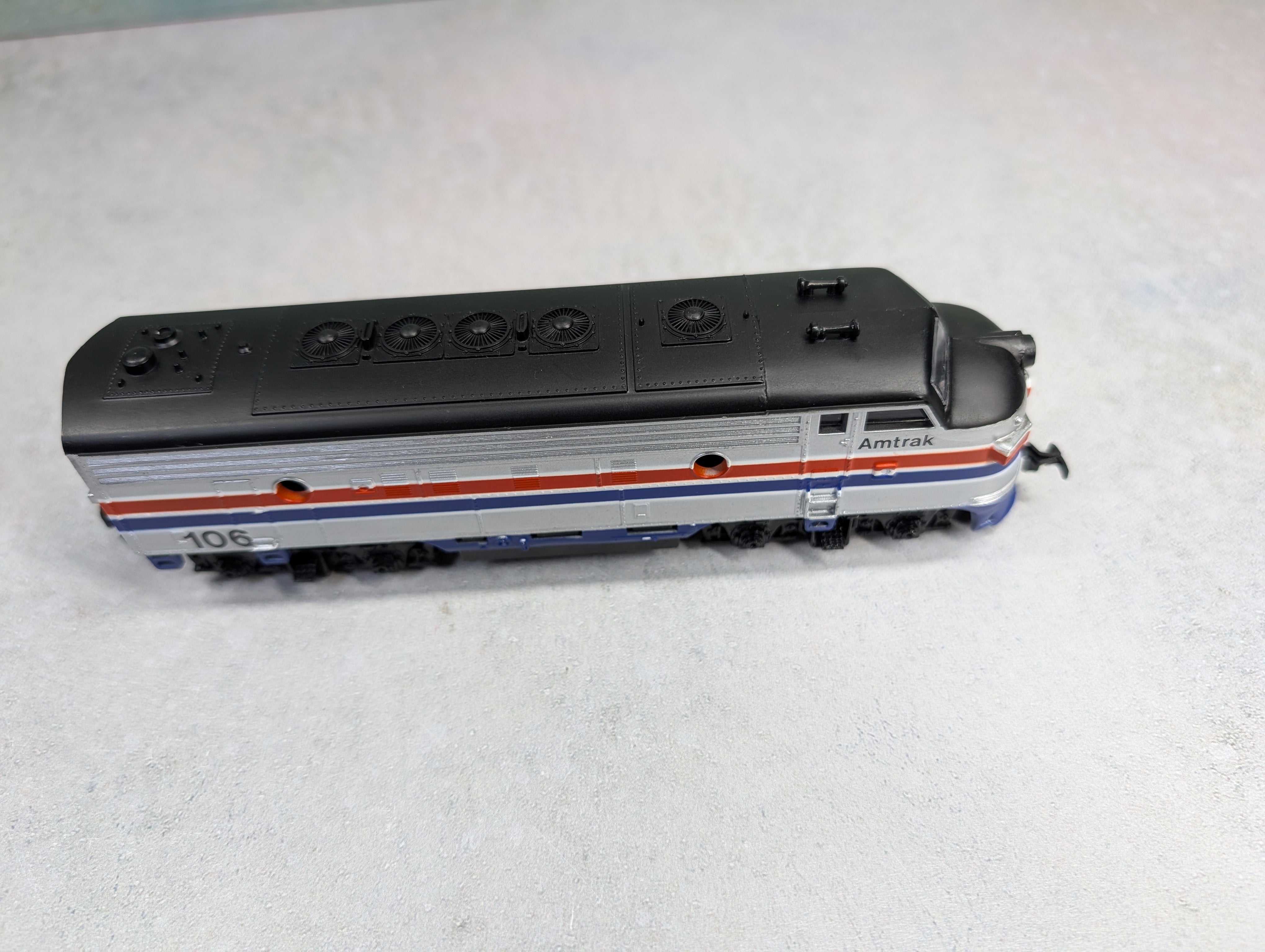 USED Life-Like HO Scale F7A Diesel Locomotive Amtrak #106 Runs Great DC