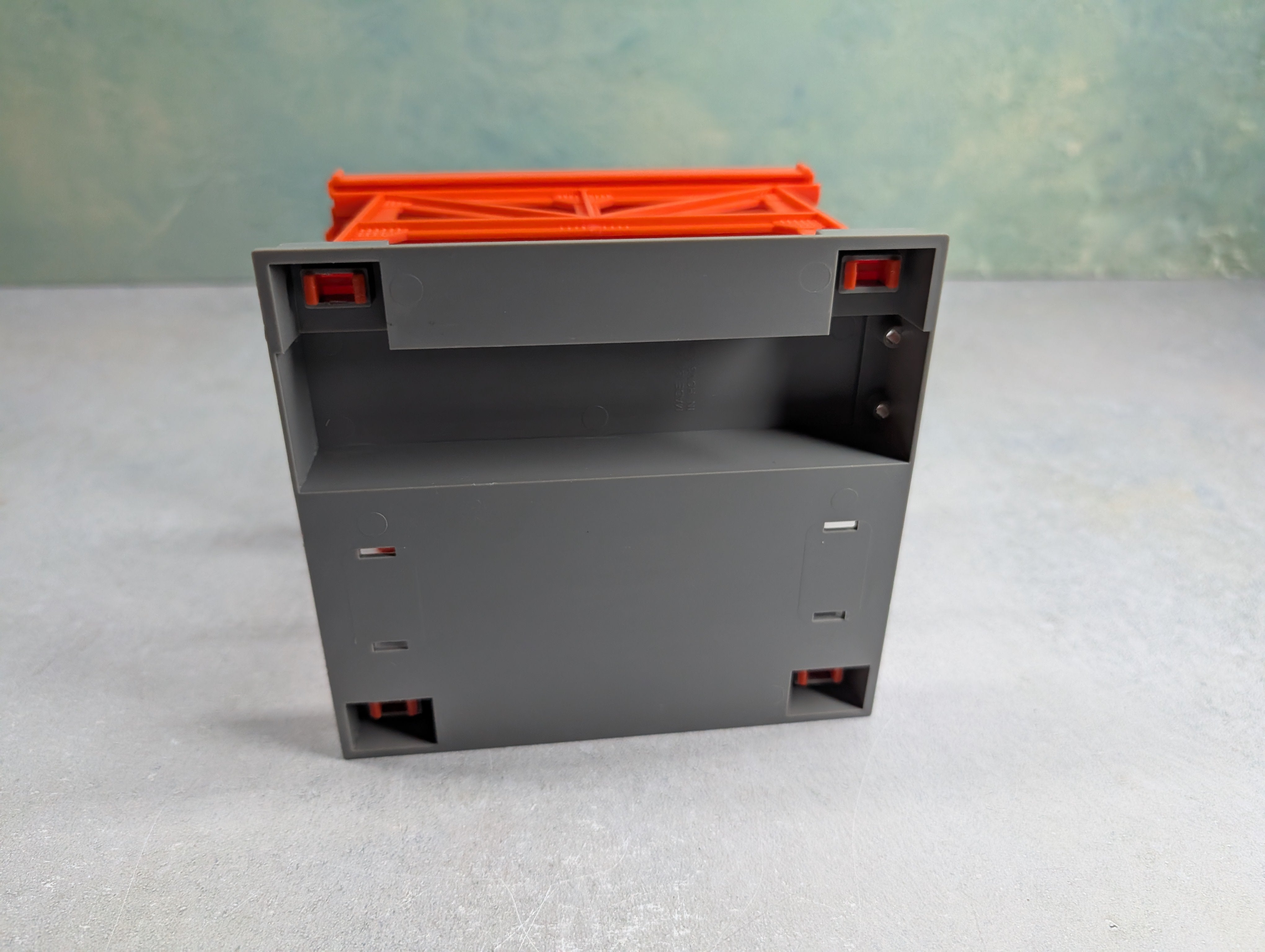 USED Tyco HO Scale Container Loader
