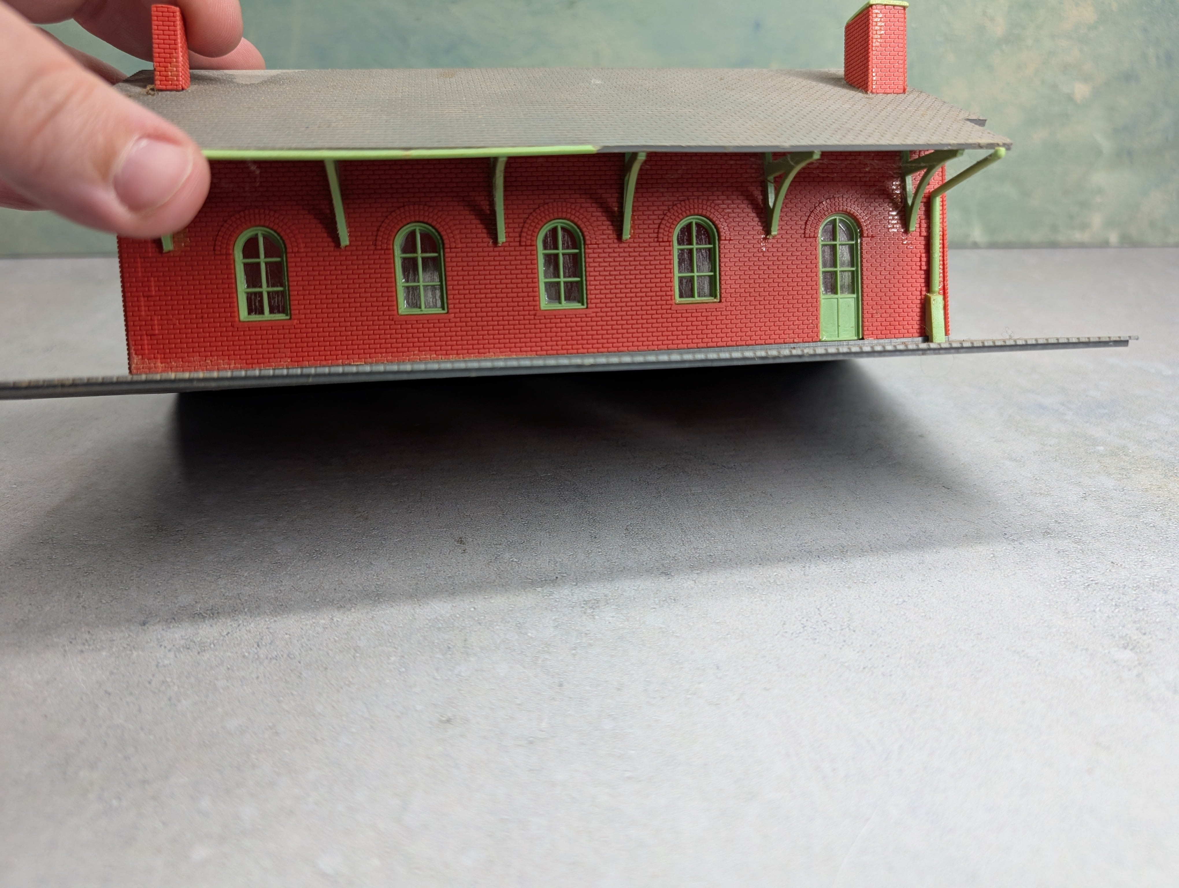 USED HO Scale Railroad Station Building
