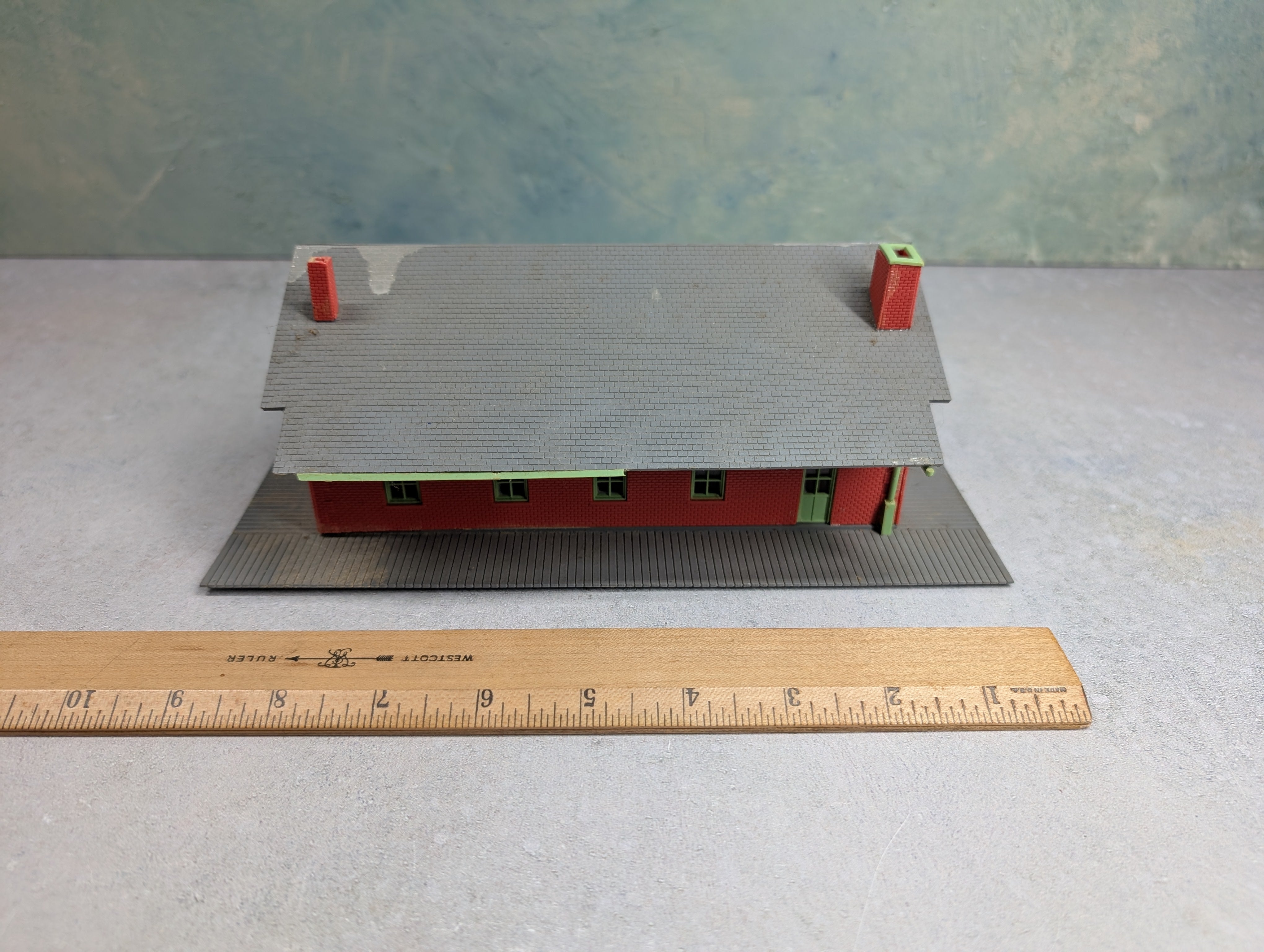 USED HO Scale Railroad Station Building