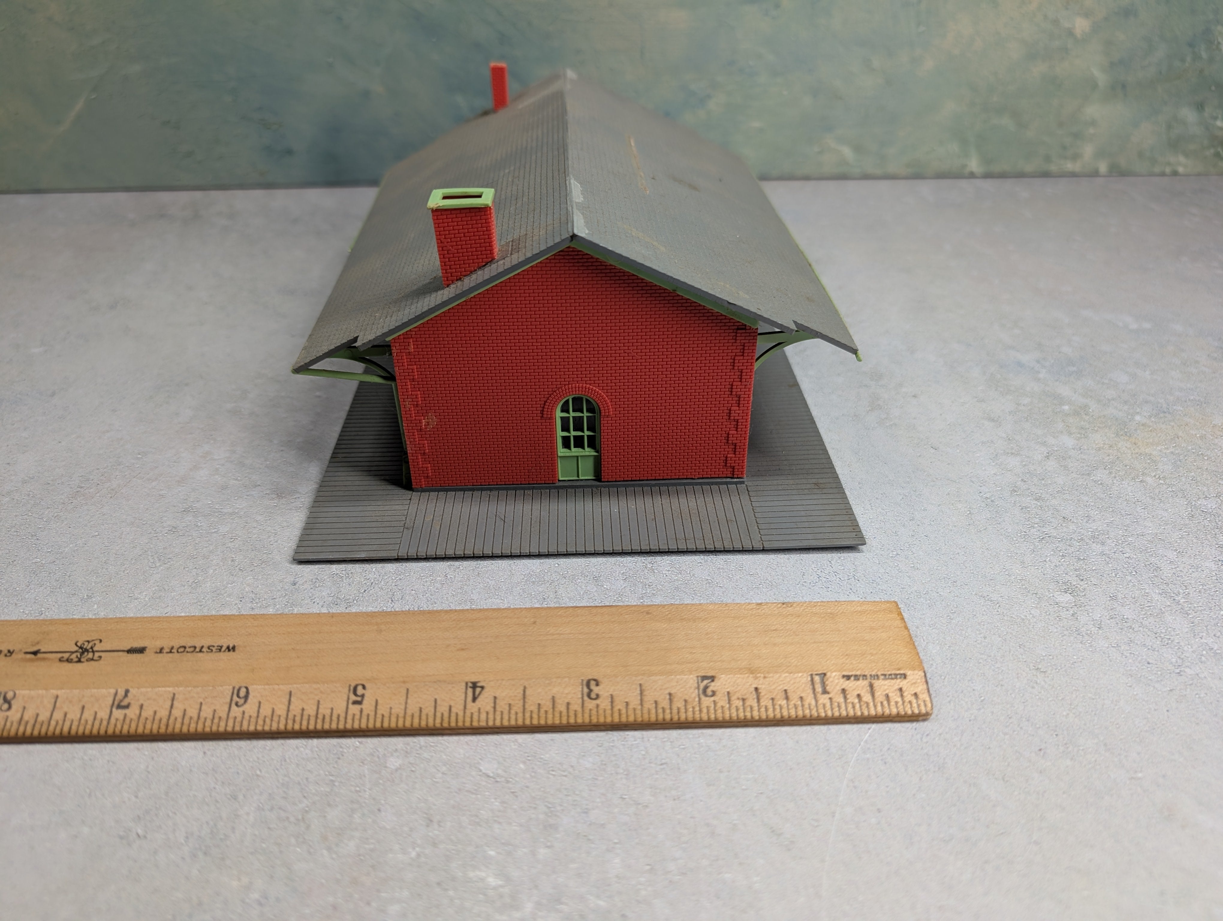 USED HO Scale Railroad Station Building