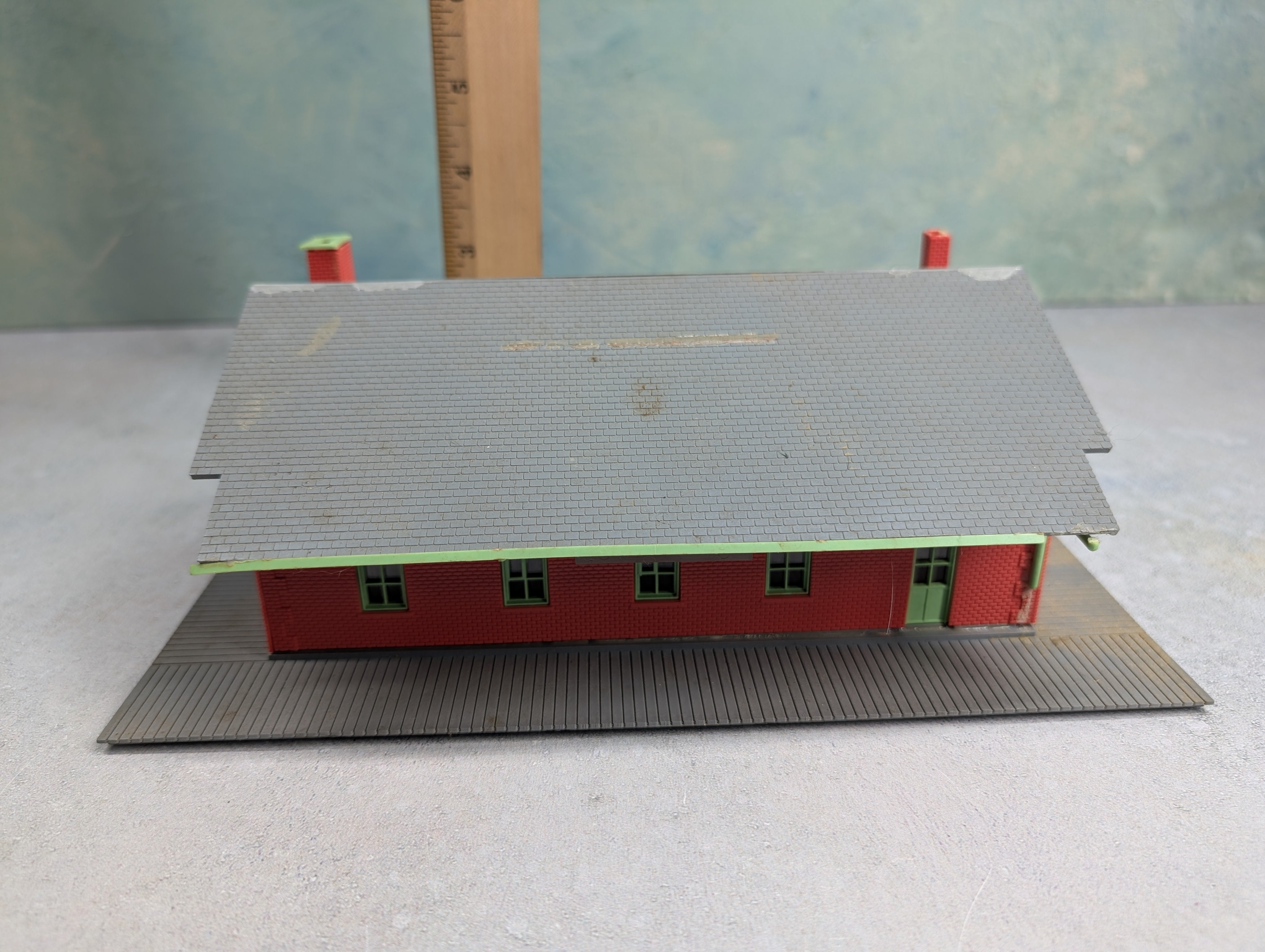 USED HO Scale Railroad Station Building