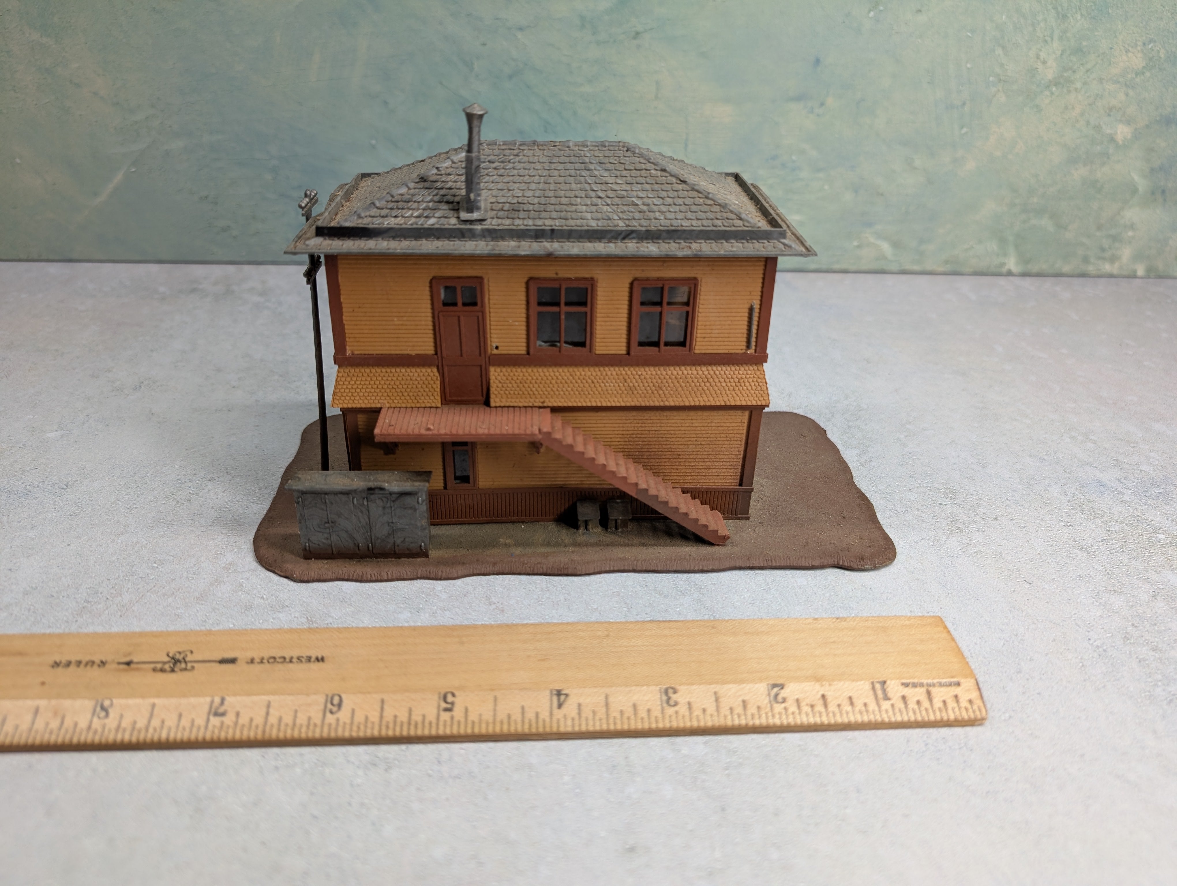 USED Pola HO Scale Interlocking Tower