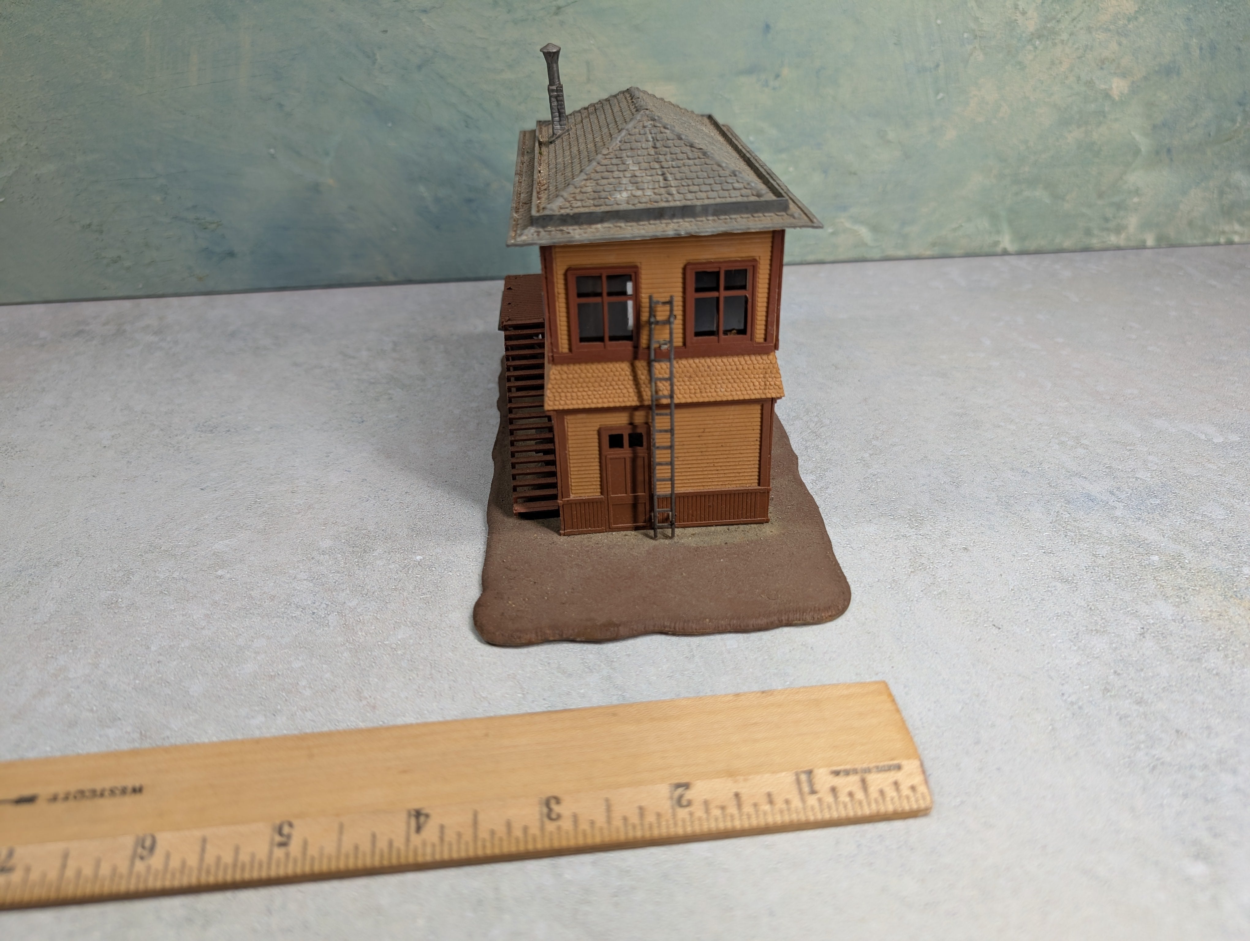 USED Pola HO Scale Interlocking Tower