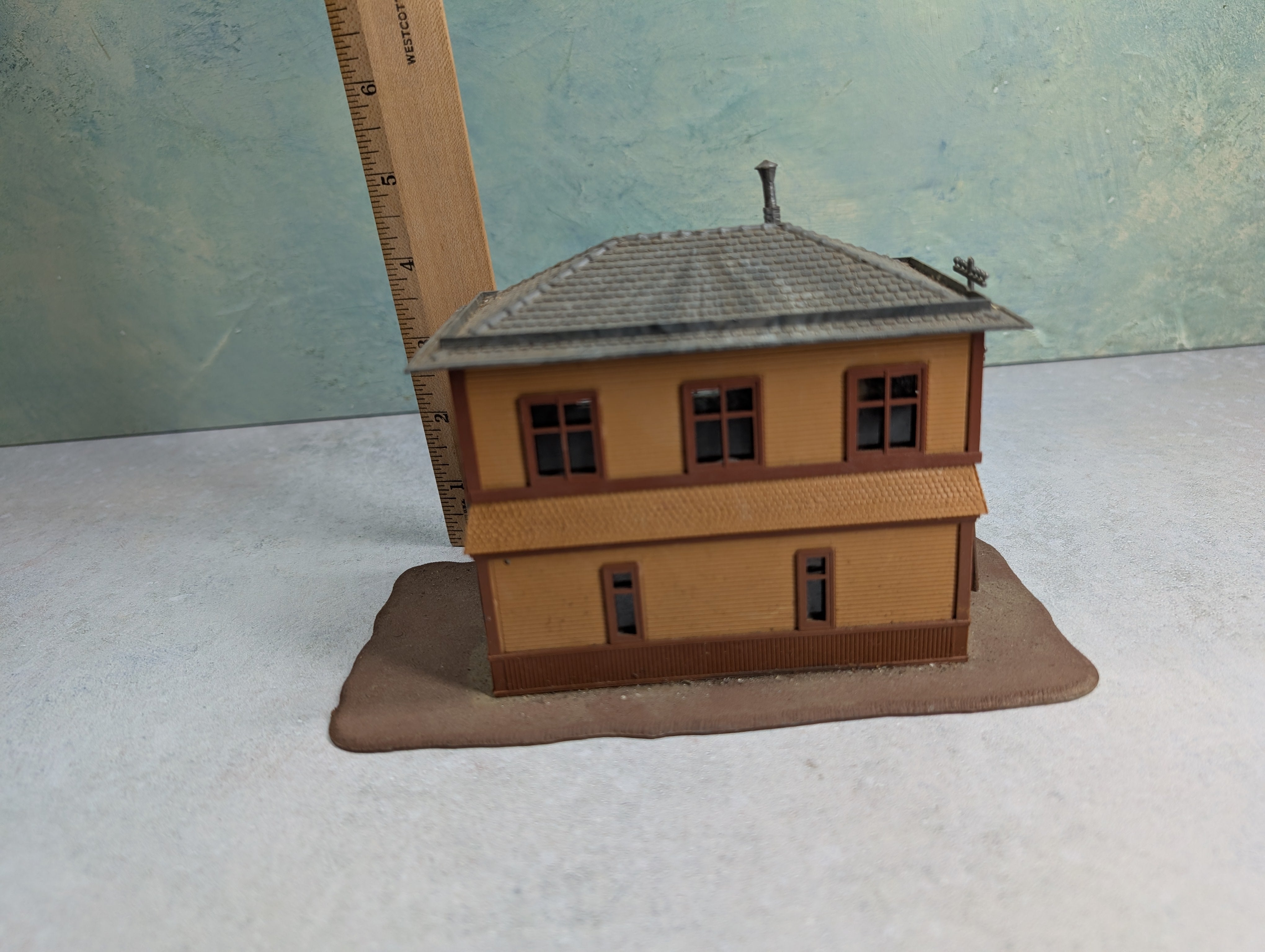 USED Pola HO Scale Interlocking Tower