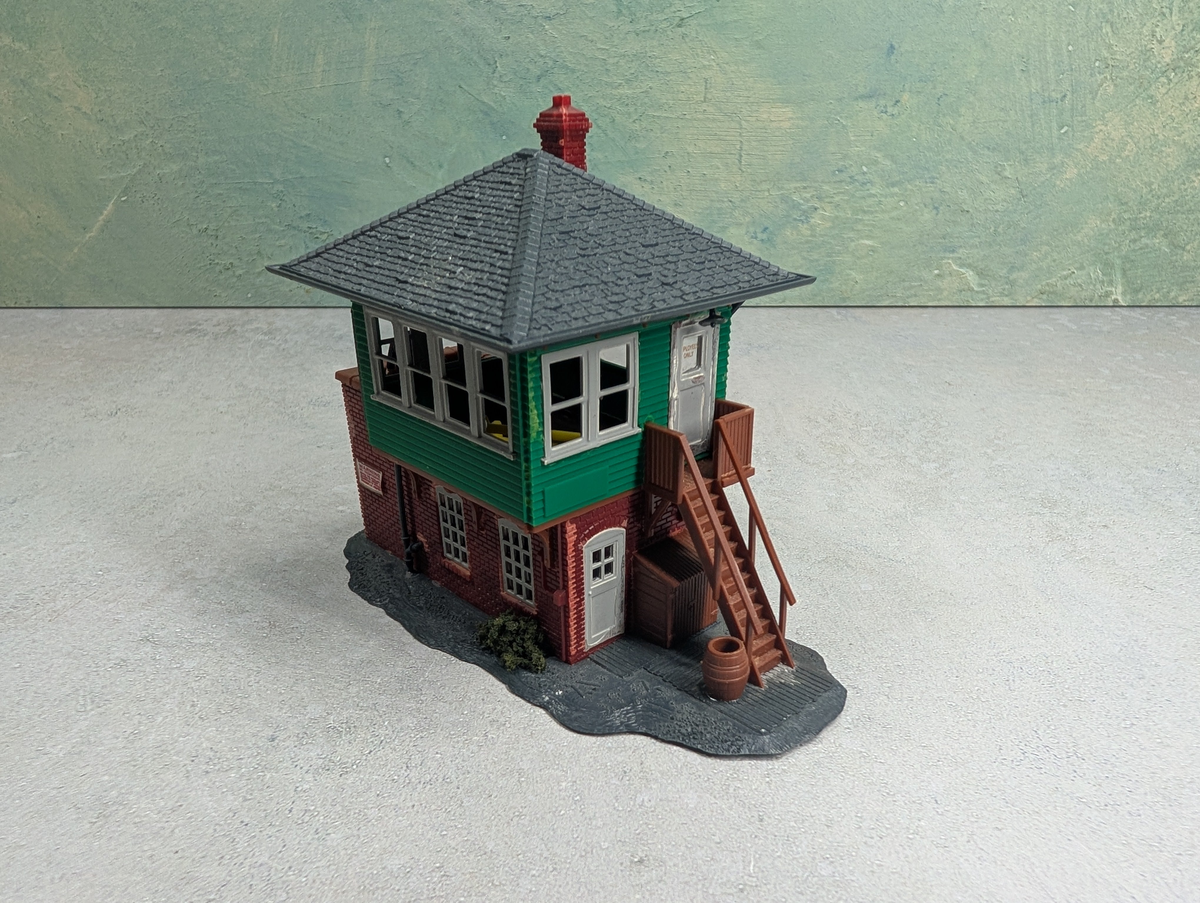 USED HO Scale Signal Tower
