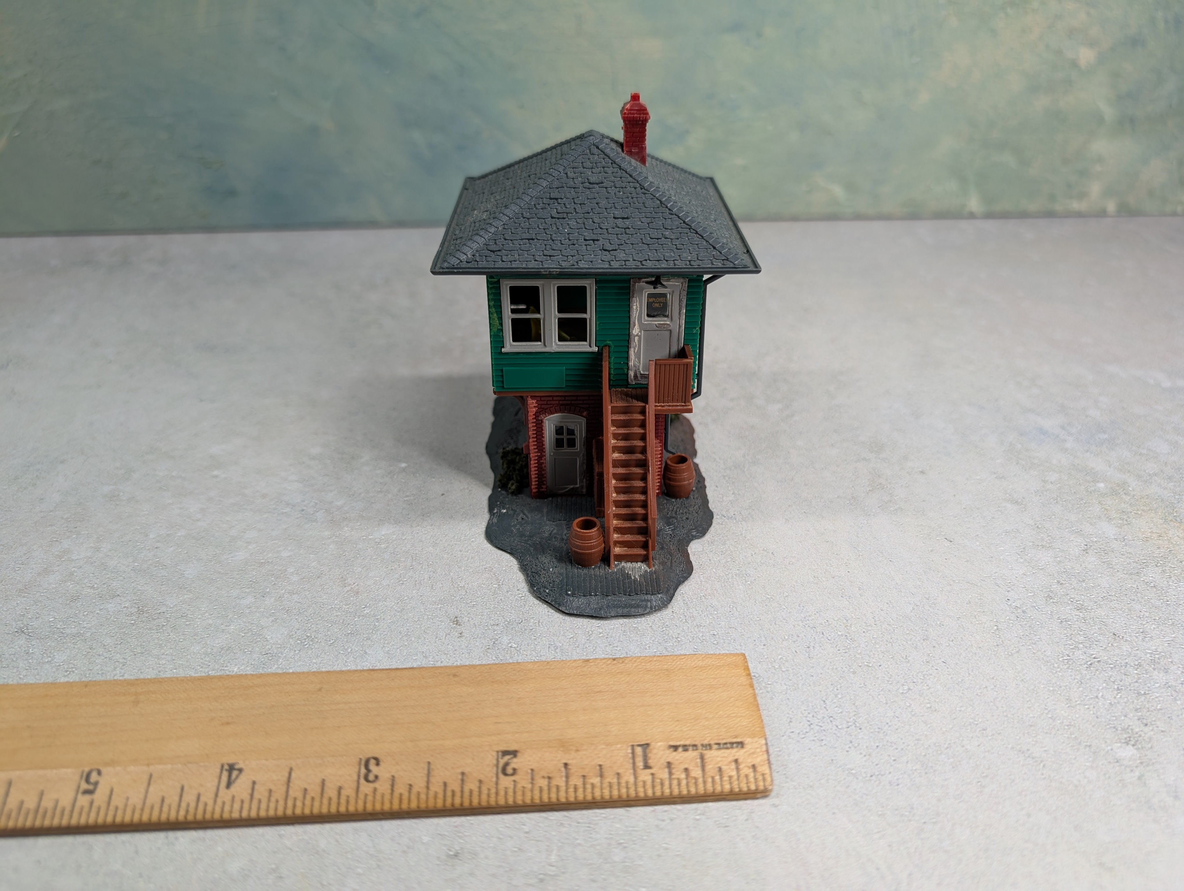 USED HO Scale Signal Tower