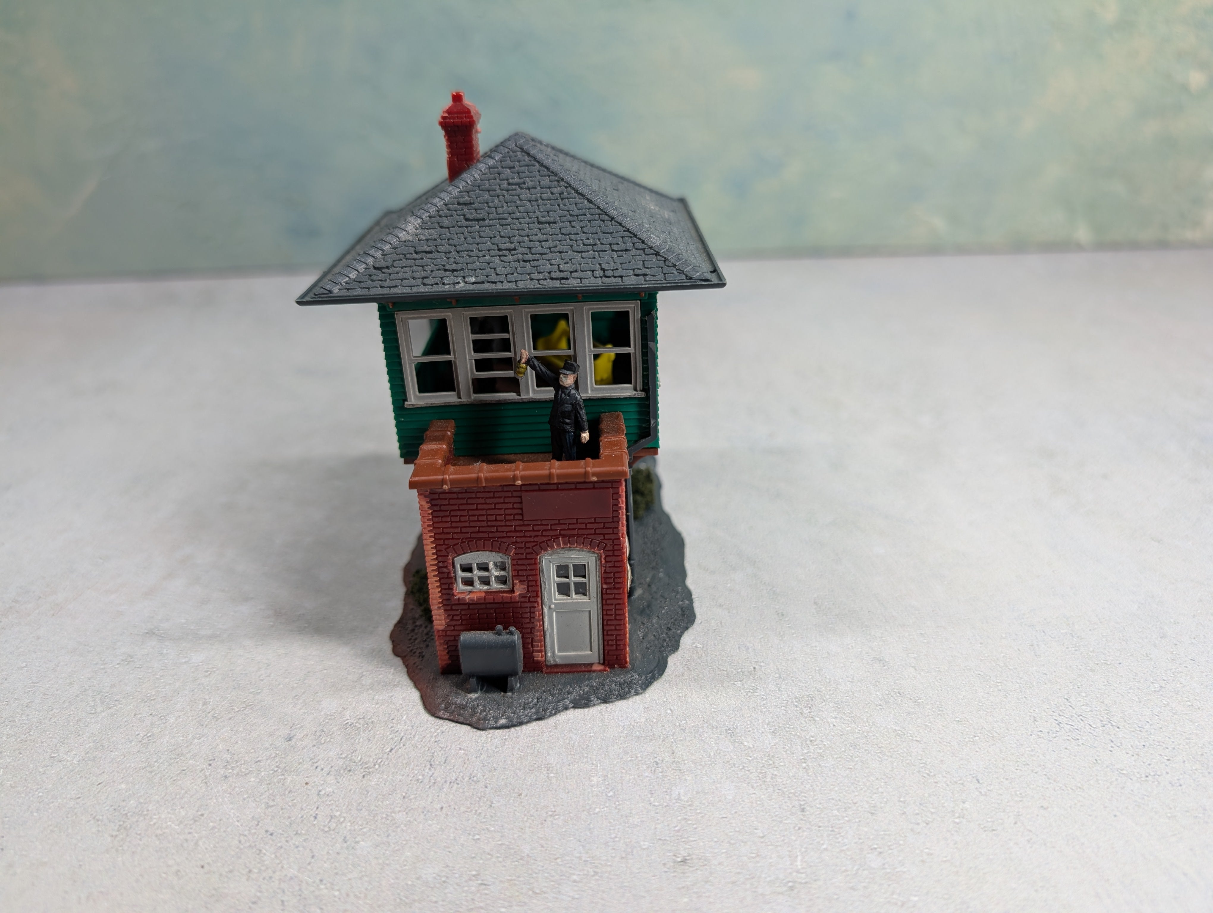 USED HO Scale Signal Tower