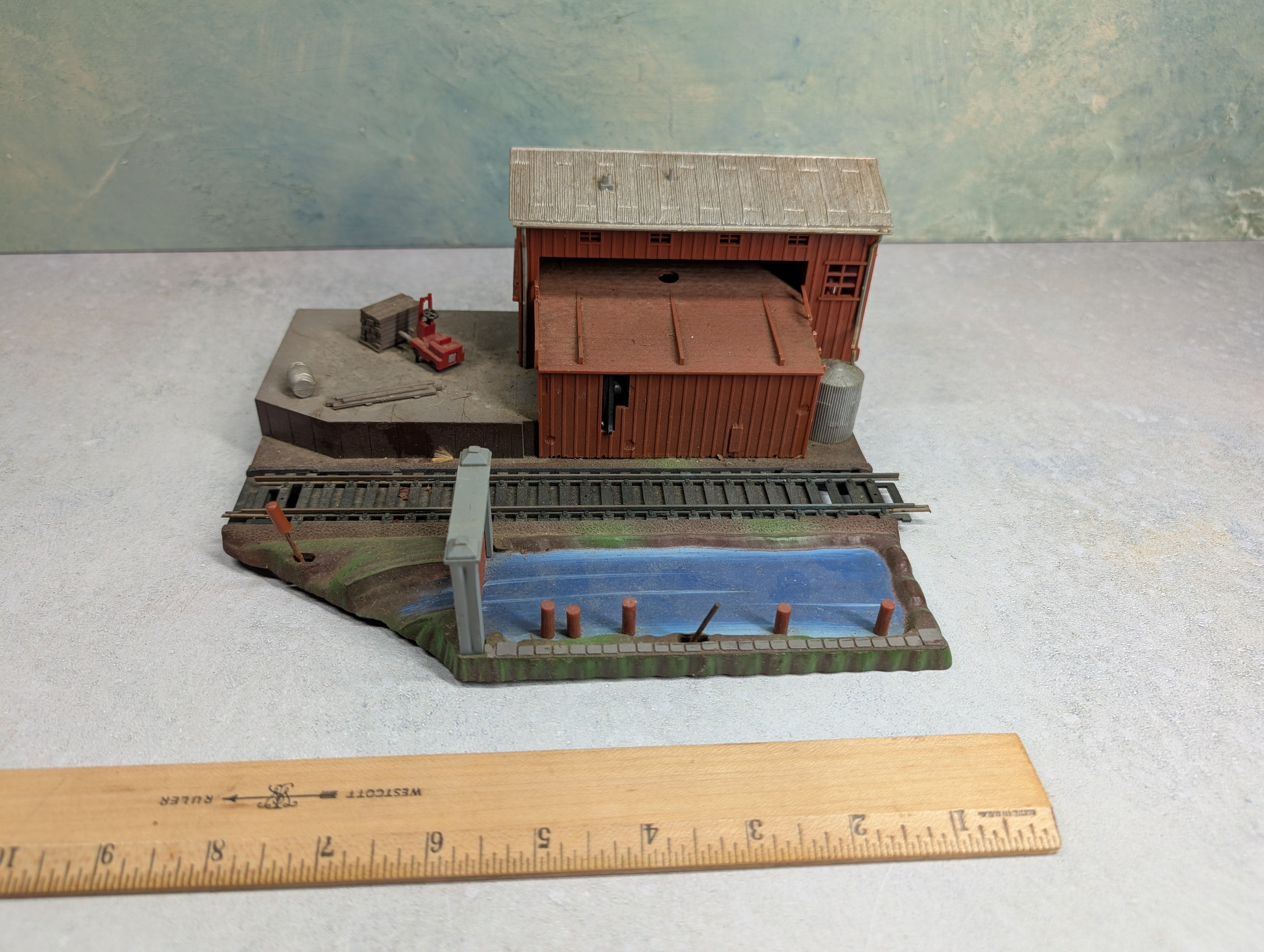 USED Life-Like HO Scale Logging Mill