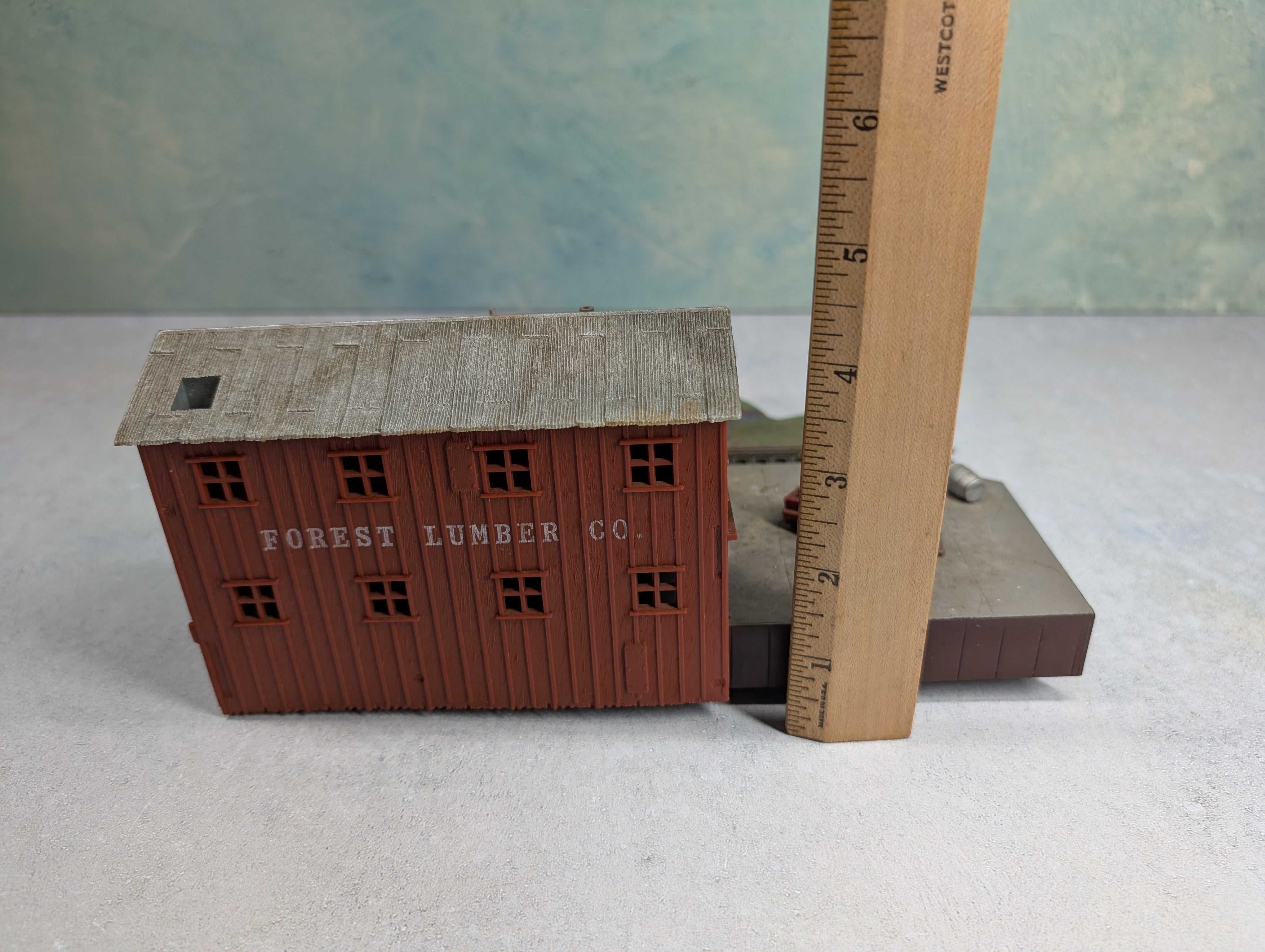 USED Life-Like HO Scale Logging Mill