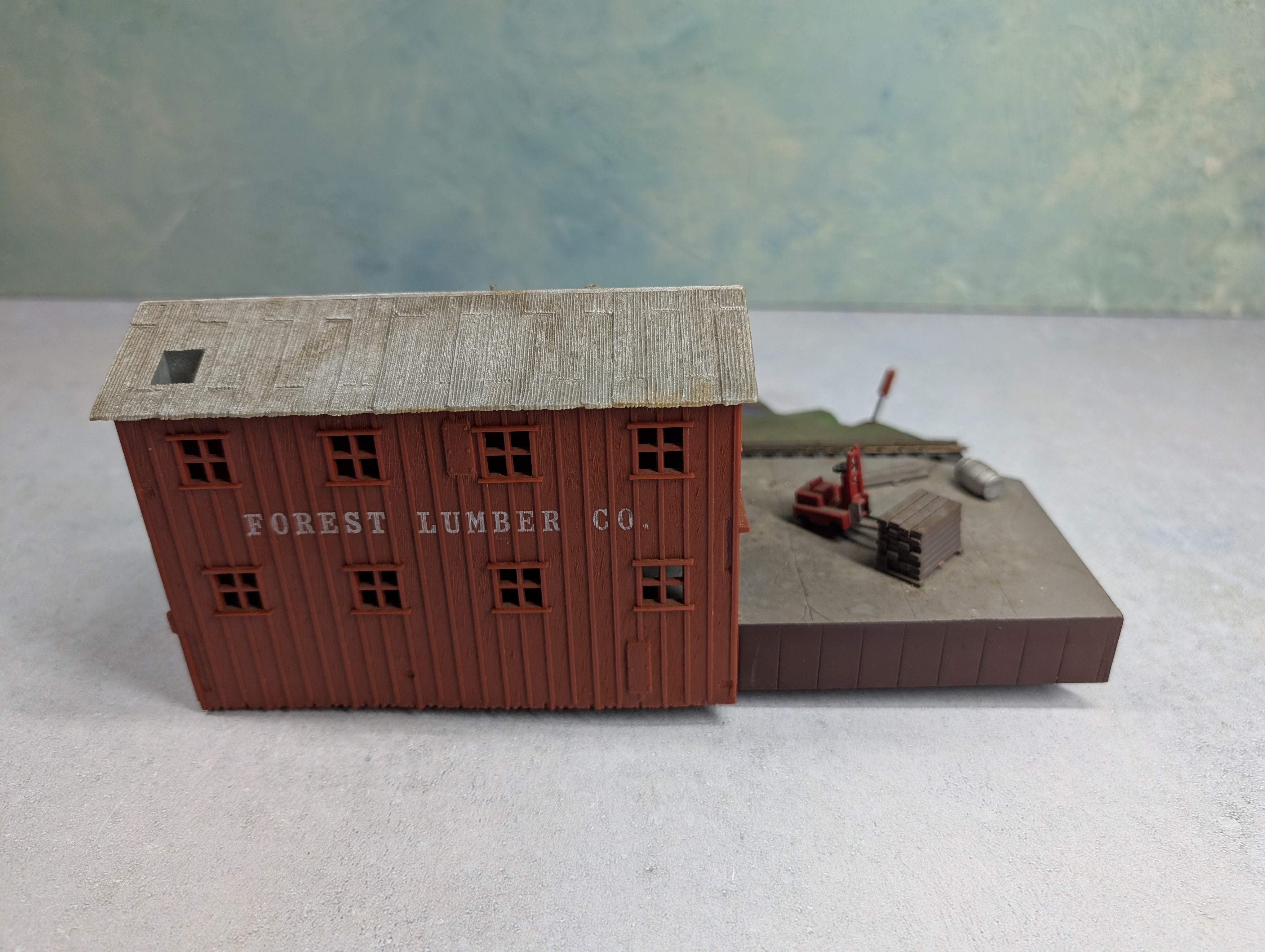 USED Life-Like HO Scale Logging Mill
