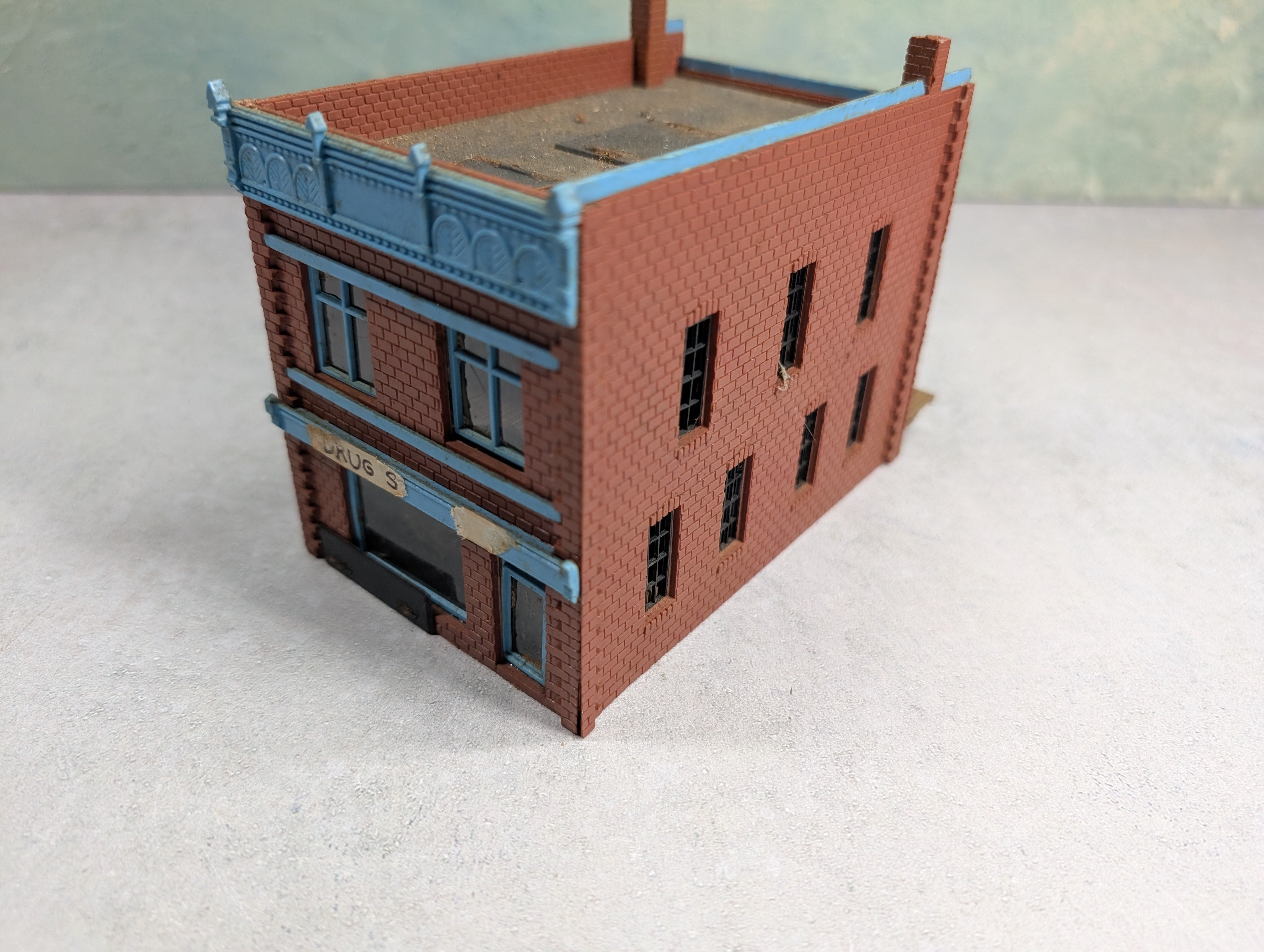 USED HO Scale Brick Store, Main Street Store