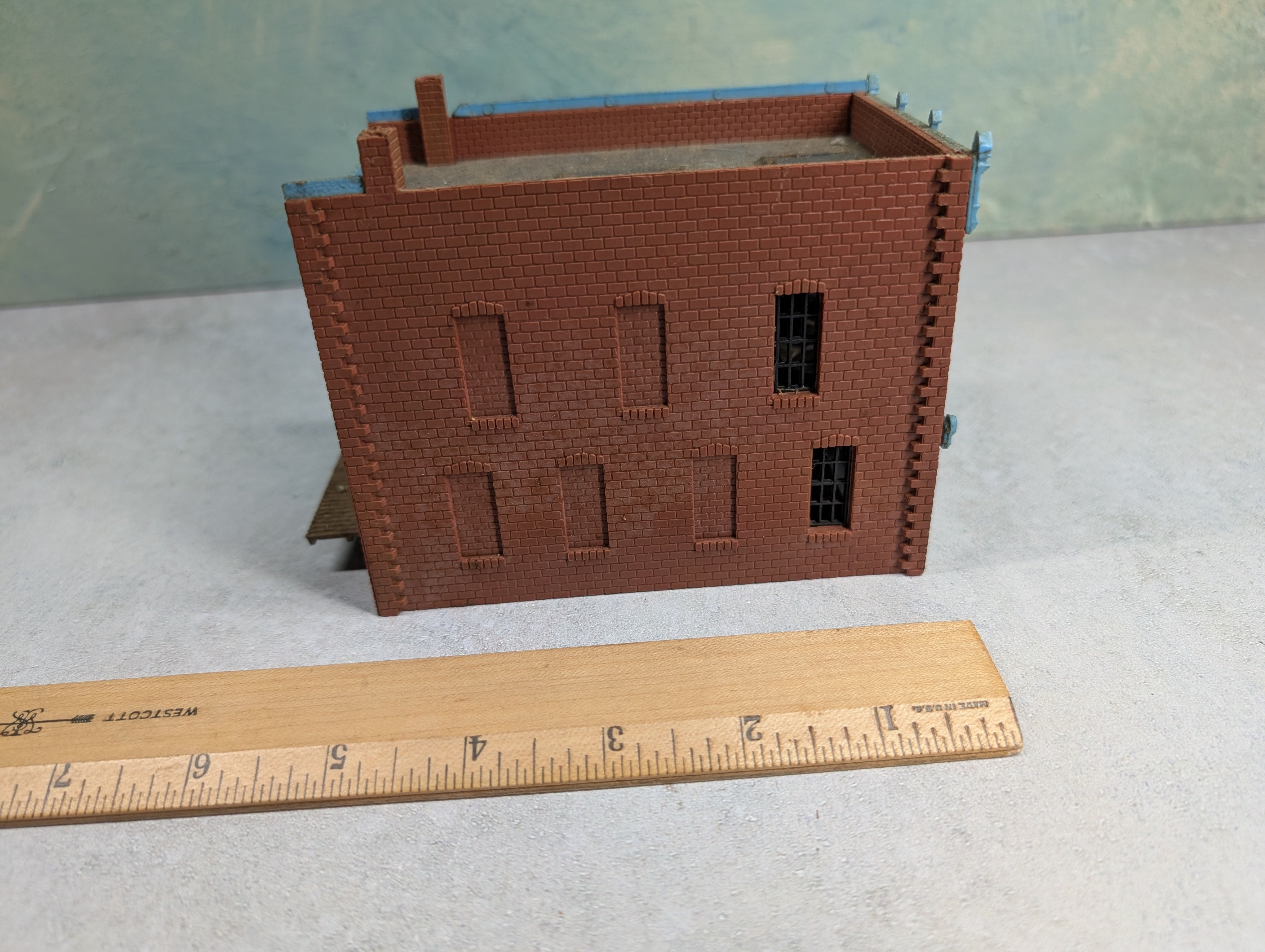 USED HO Scale Brick Store, Main Street Store