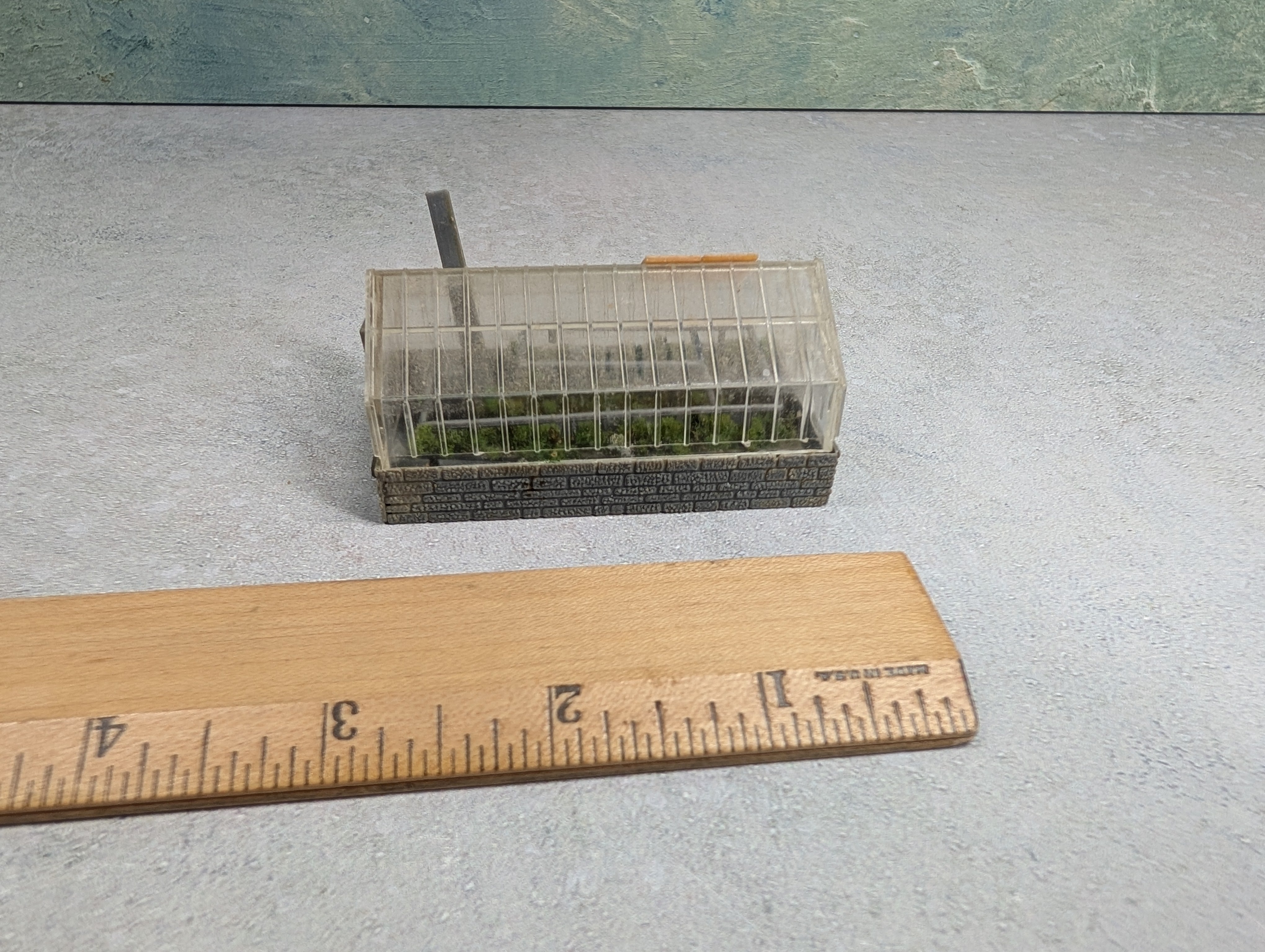 USED HO Scale Garden Green House