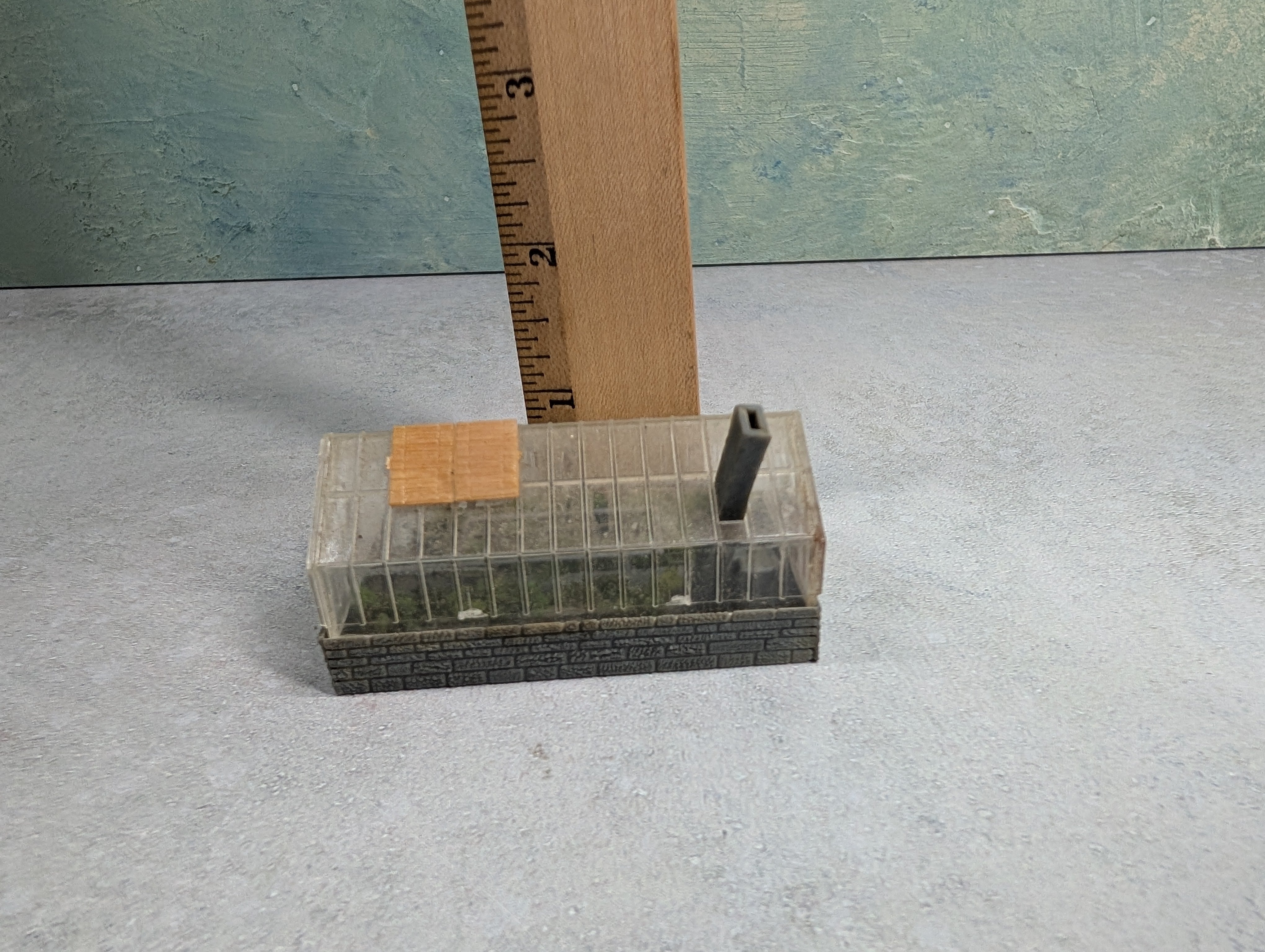 USED HO Scale Garden Green House
