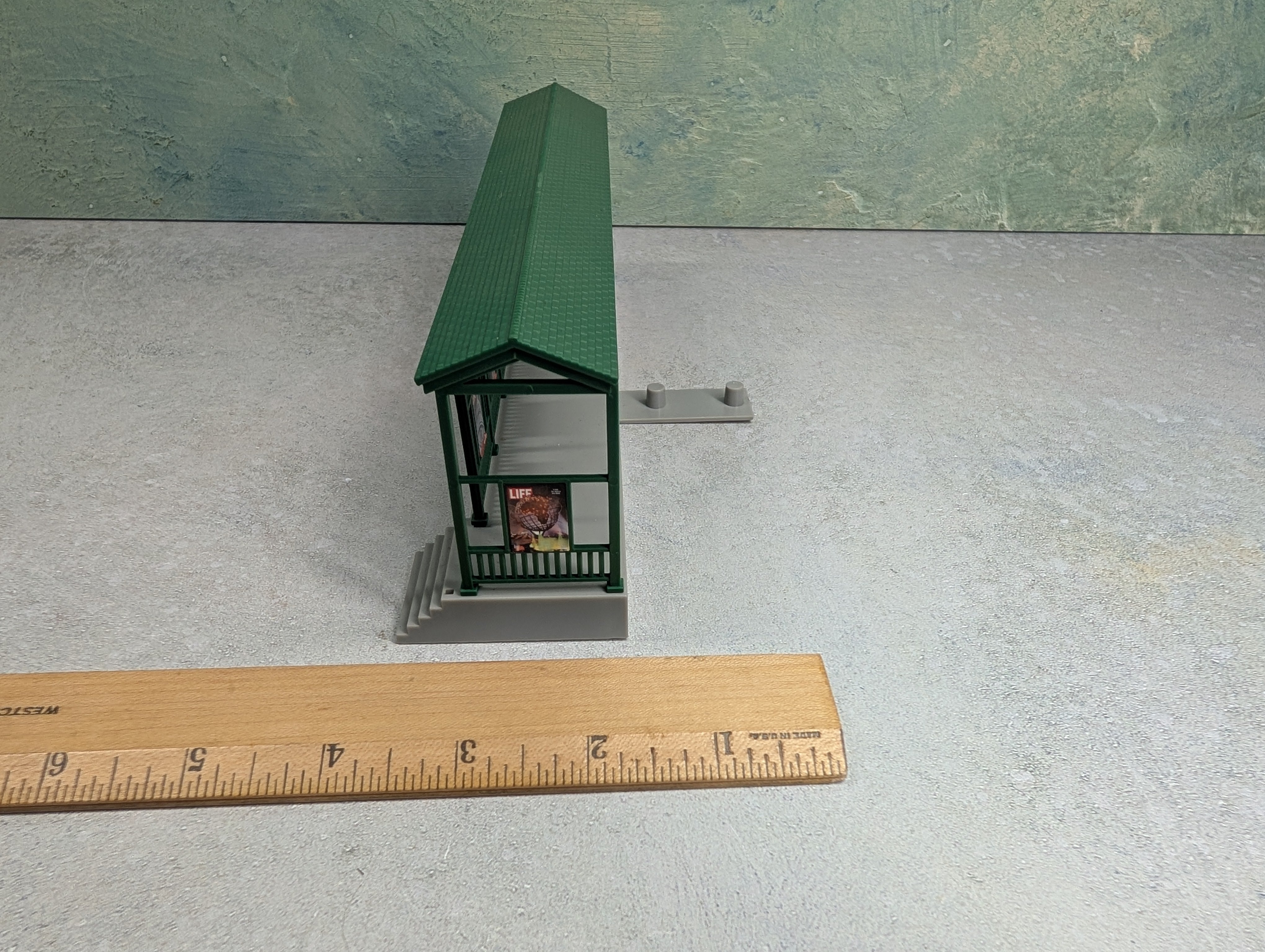USED Life-Like HO Scale Commuter Passenger Station