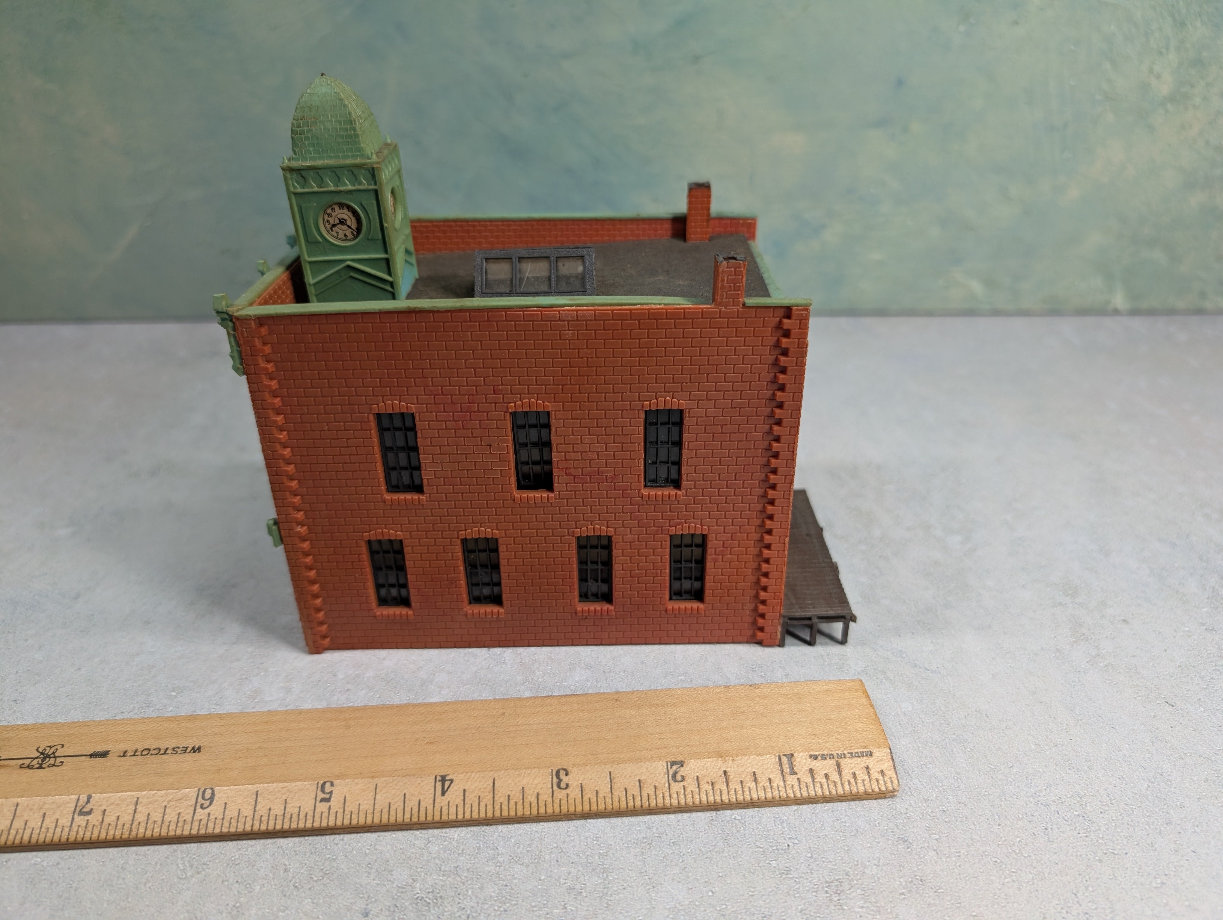 USED HO Scale Brick Building, Drug Store