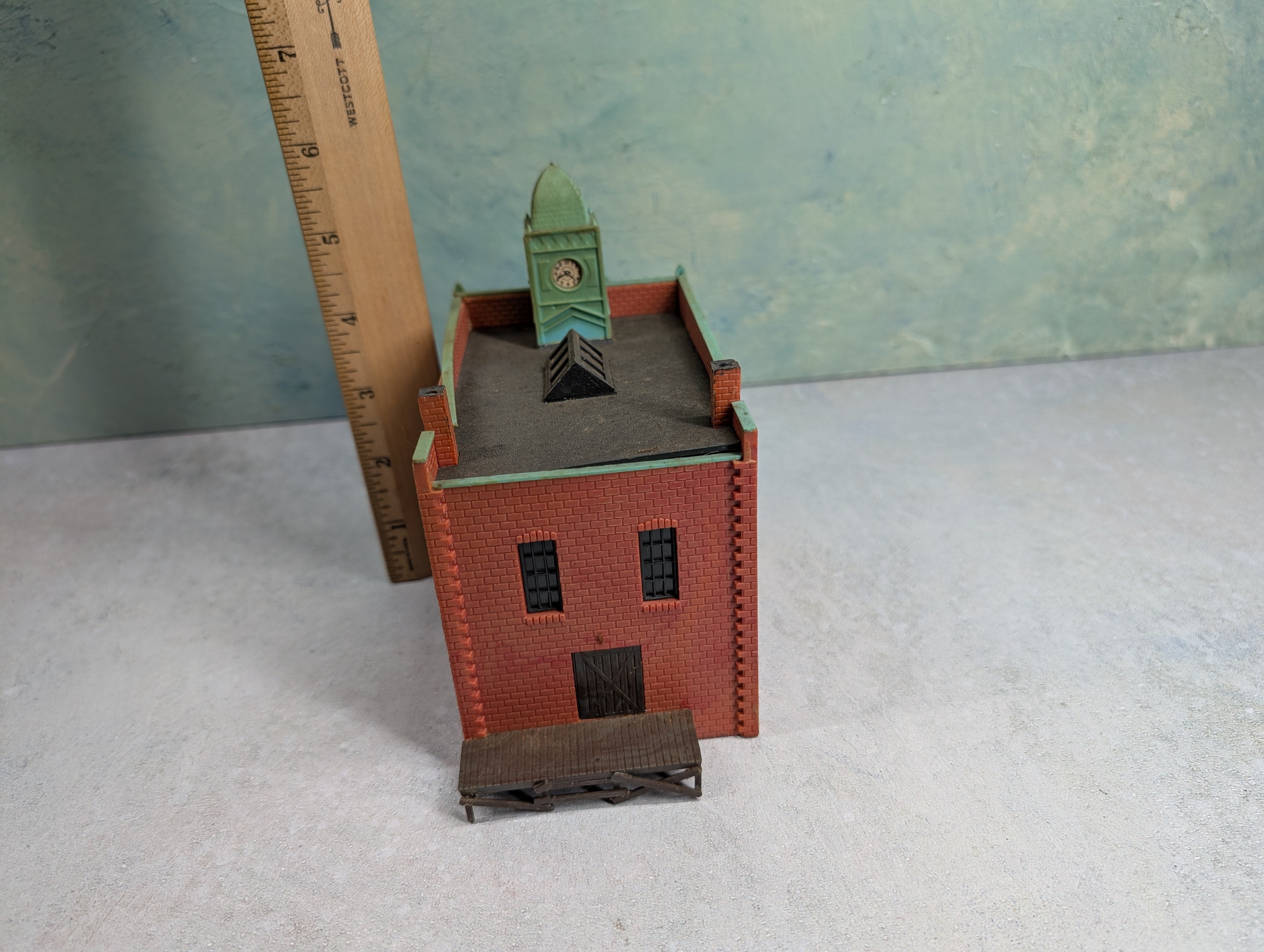 USED HO Scale Brick Building, Drug Store