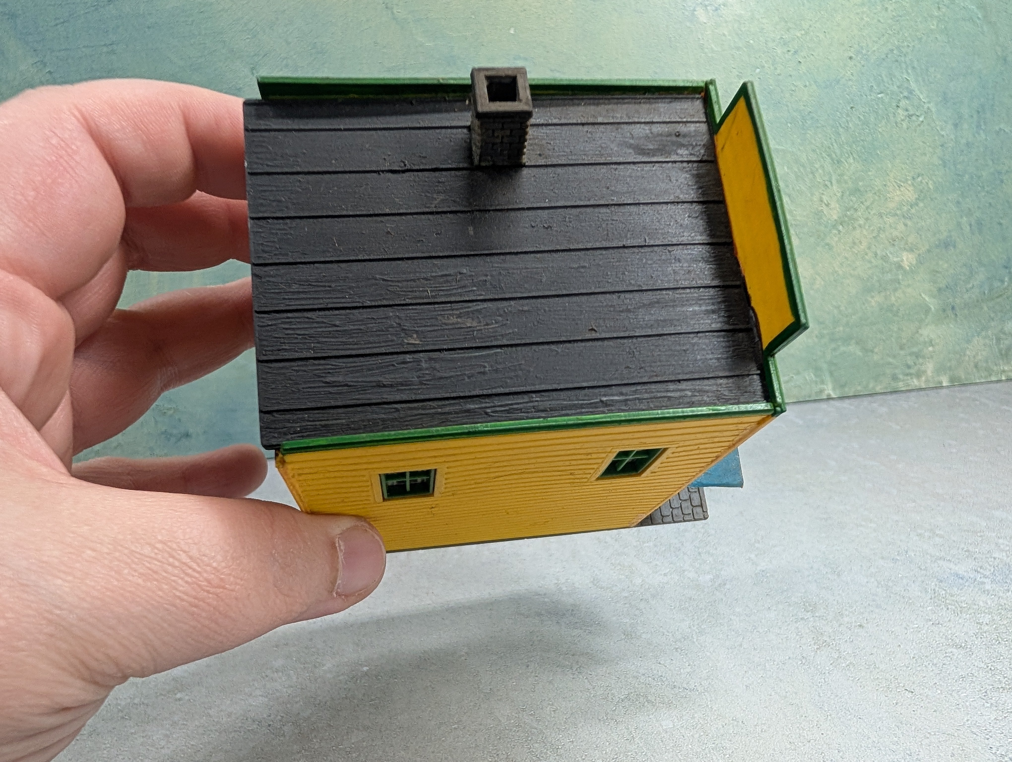 USED HO Scale Emporium, Old Time Business Building