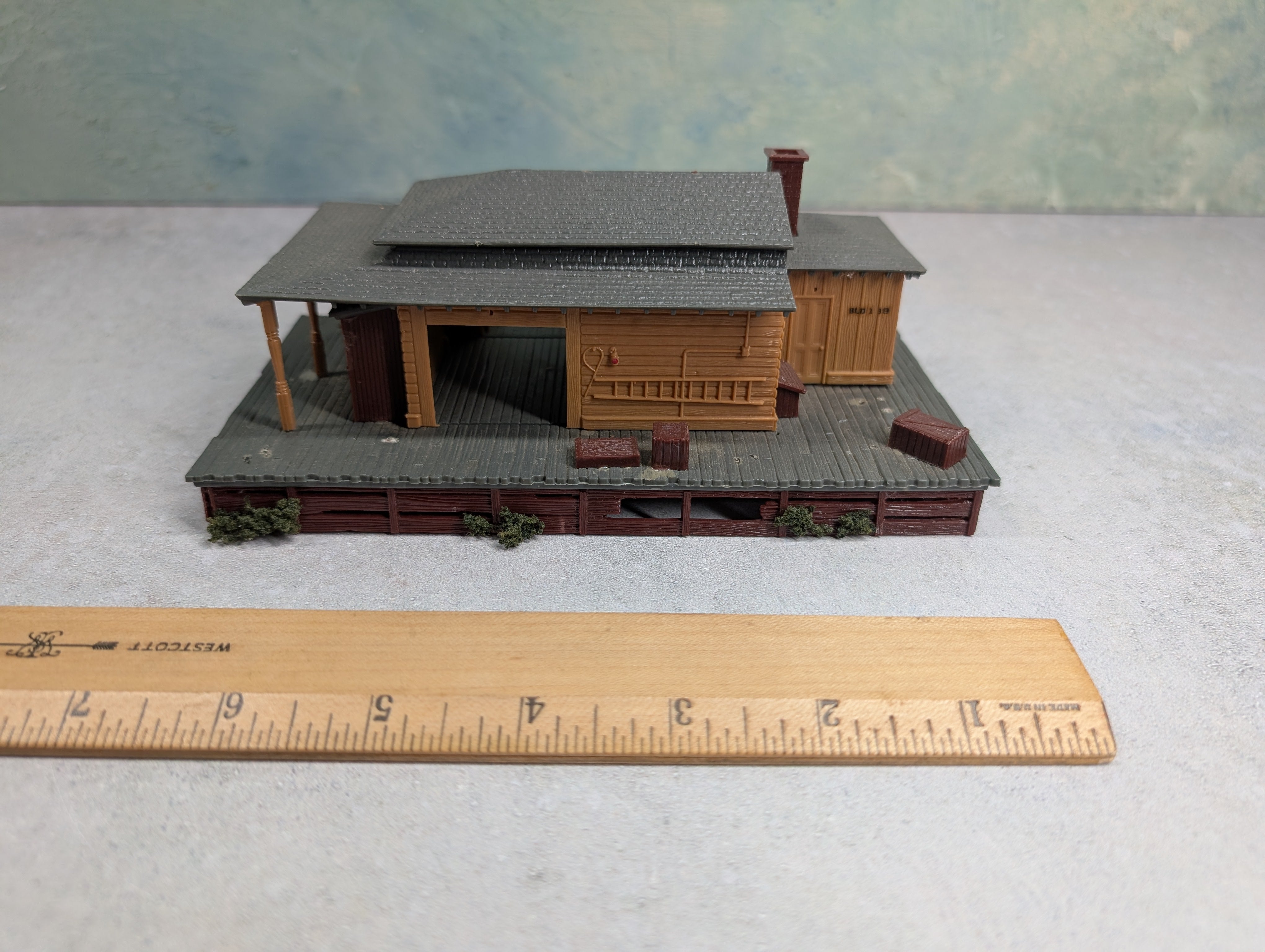 USED HO Scale Old Time Freight Station