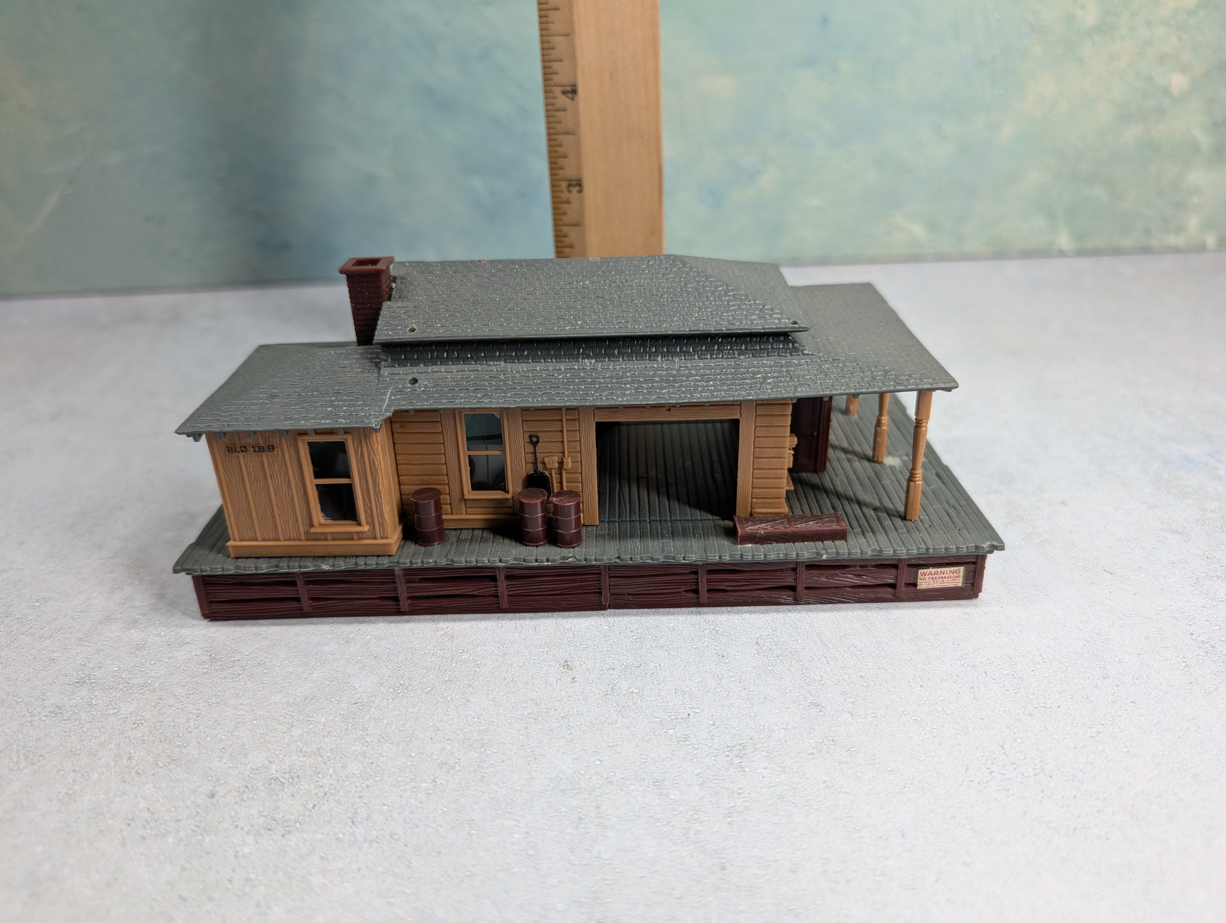 USED HO Scale Old Time Freight Station