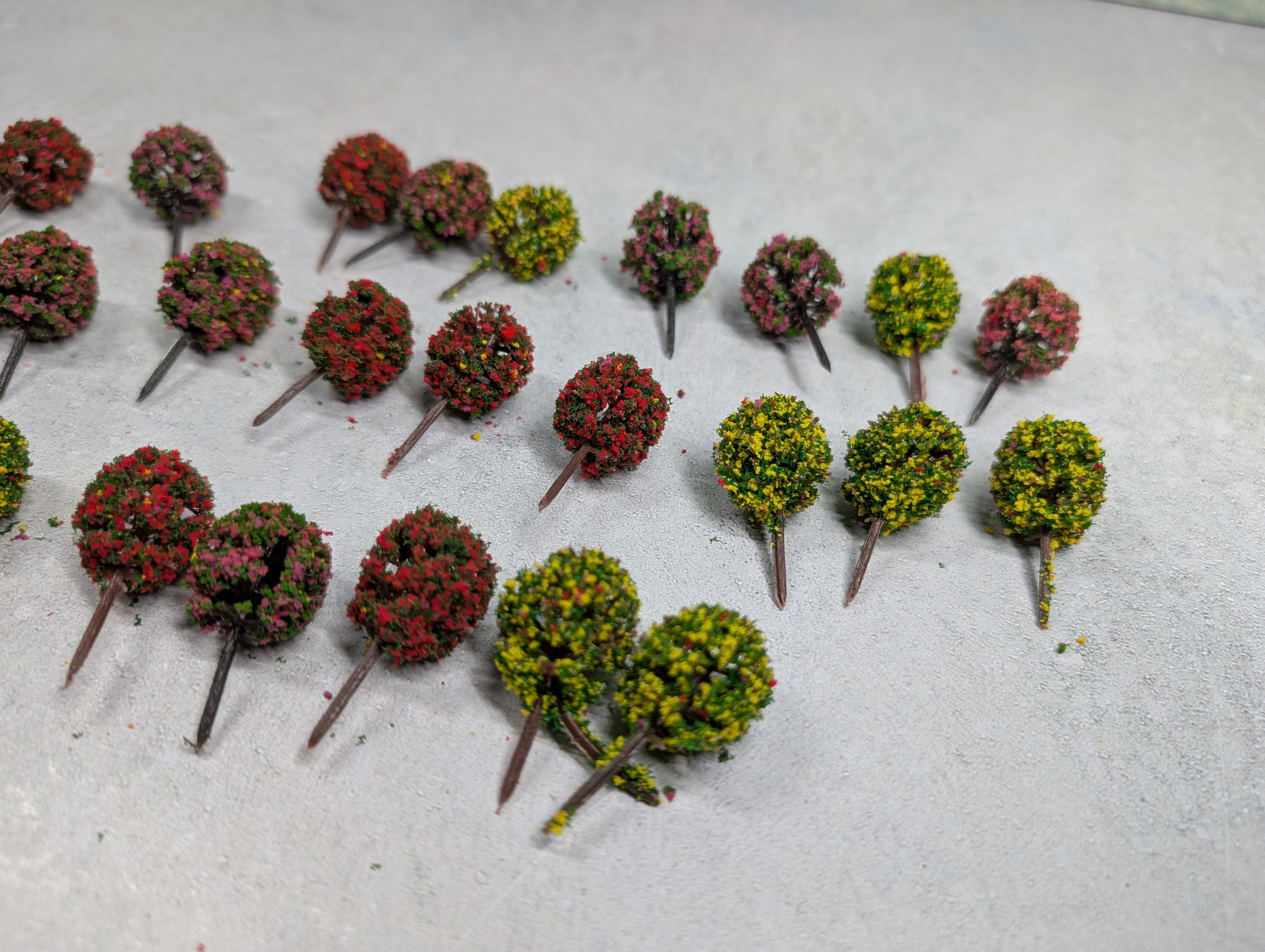 USED HO Scale Lot of Small Bushes or Trees