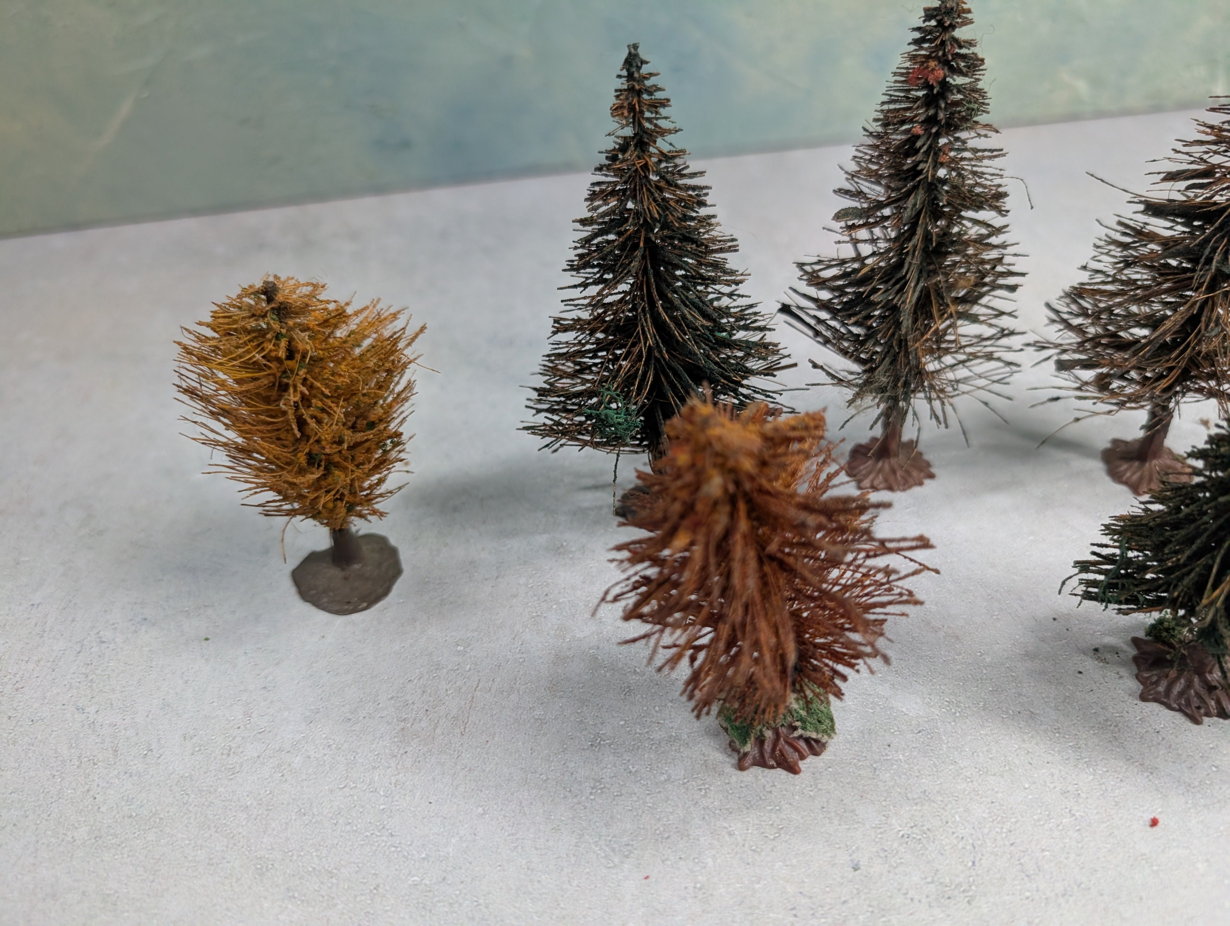USED HO Scale Lot of Dried Trees (6 pcs)