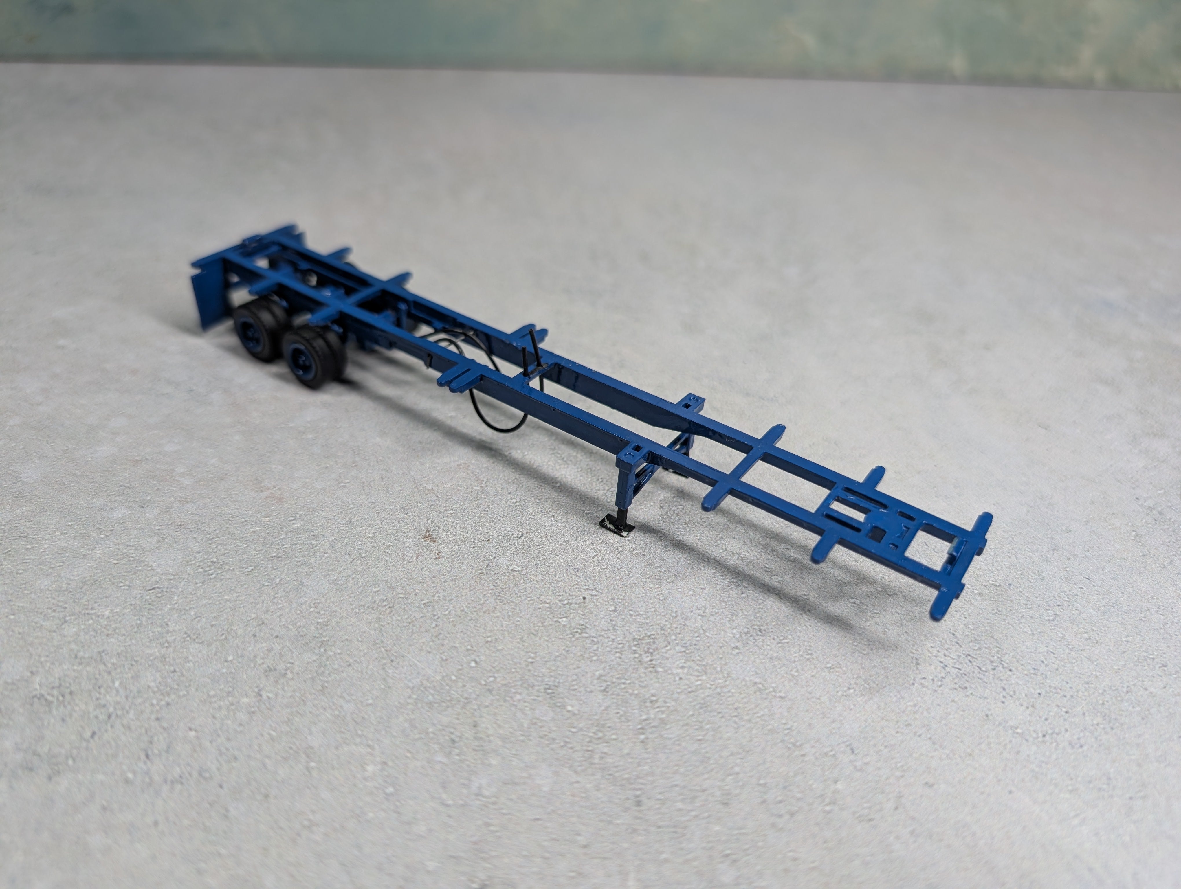 USED HO Scale 45' Blue Trailer Chassis