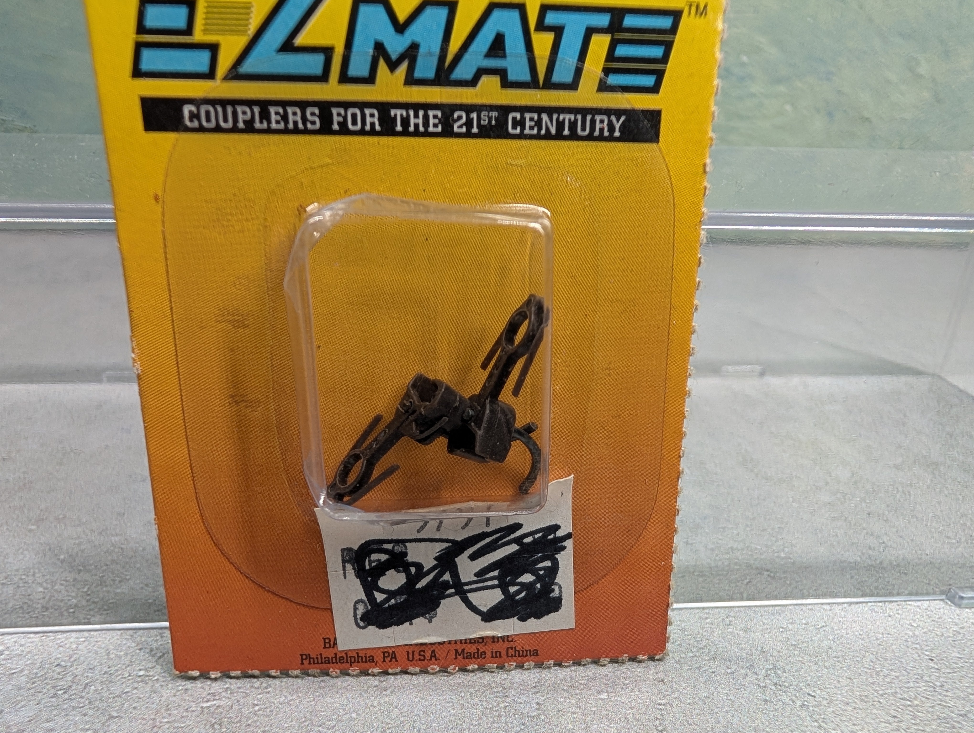 Bachmann 78003 HO Scale EZ Mate Over Shank Short Knuckle Coupler