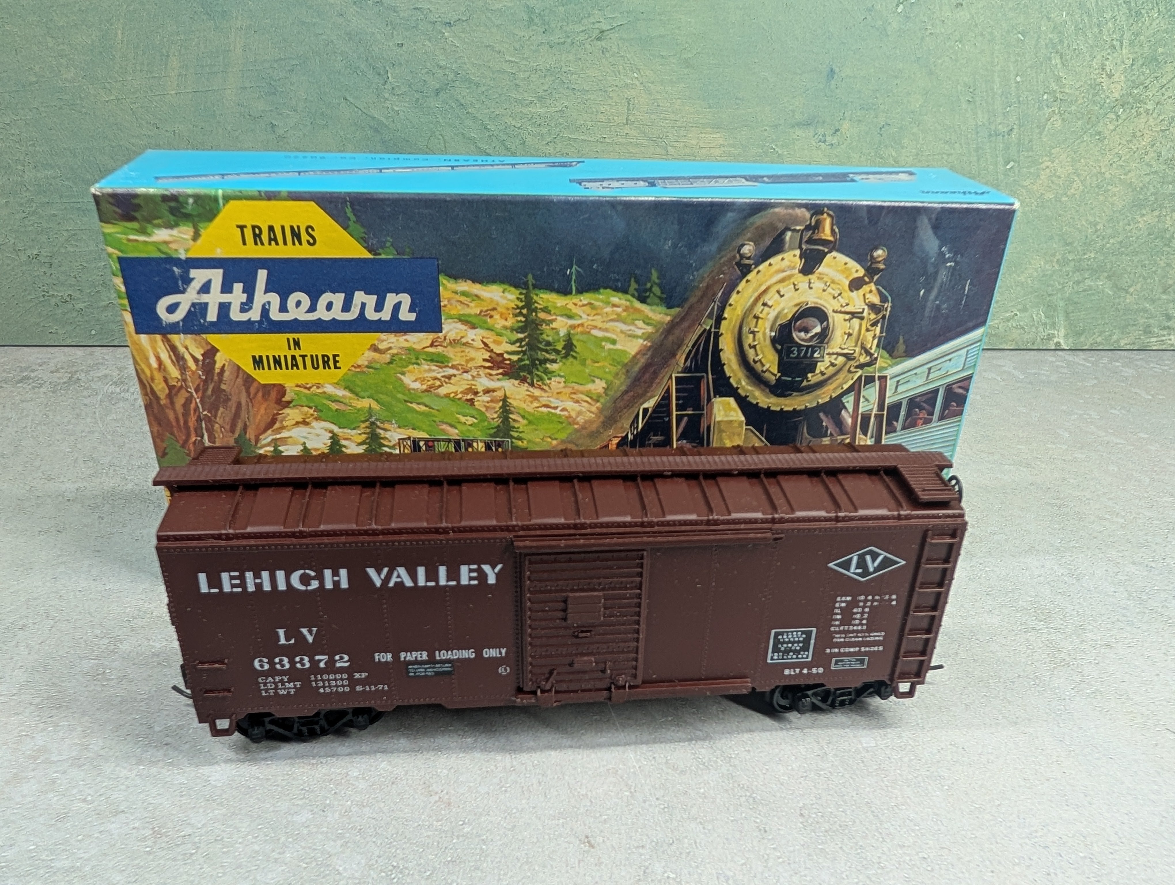 USED Athearn HO Scale 40' Box Car Lehigh Valley LV #63372 Bee-Bee