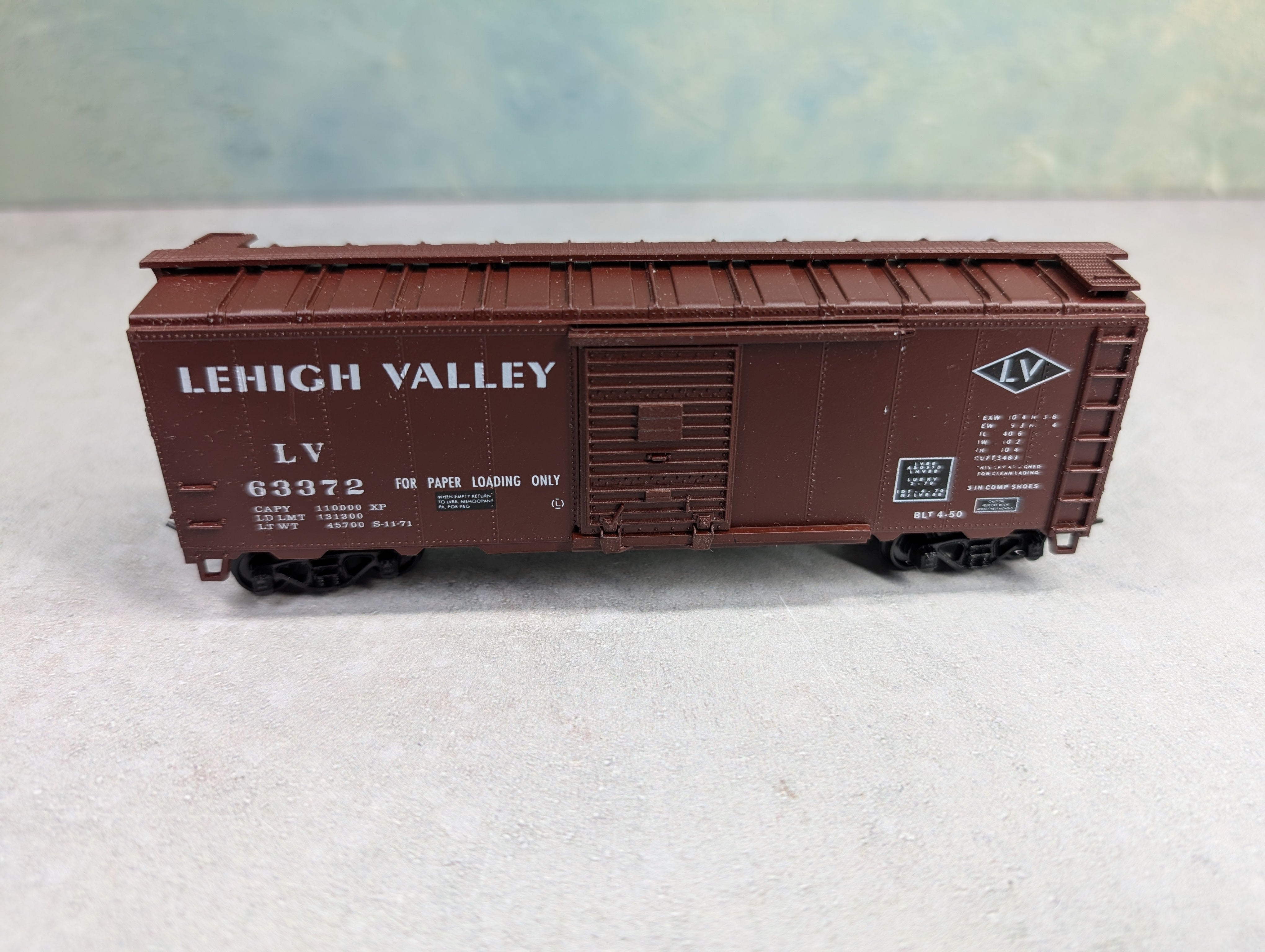 USED Athearn HO Scale 40' Box Car Lehigh Valley LV #63372 Bee-Bee